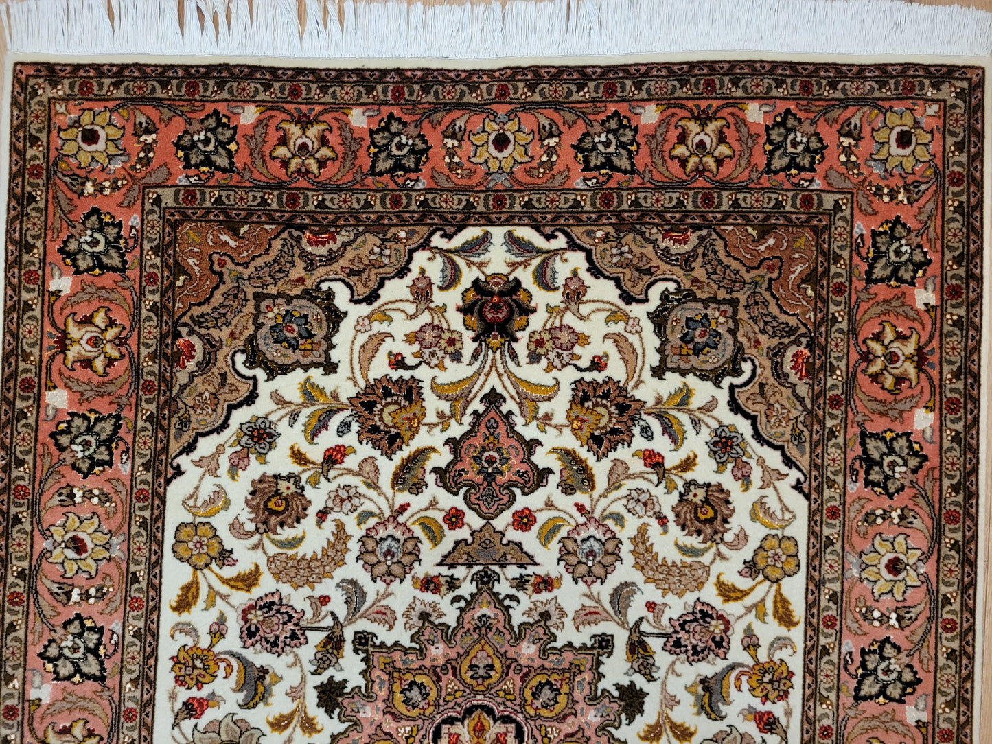 Täbriz Teppich Korkwolle Seide floral Medaillon fein geknüpft