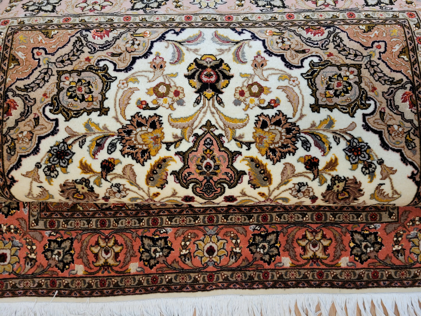 Täbriz Teppich Korkwolle Seide floral Medaillon fein geknüpft