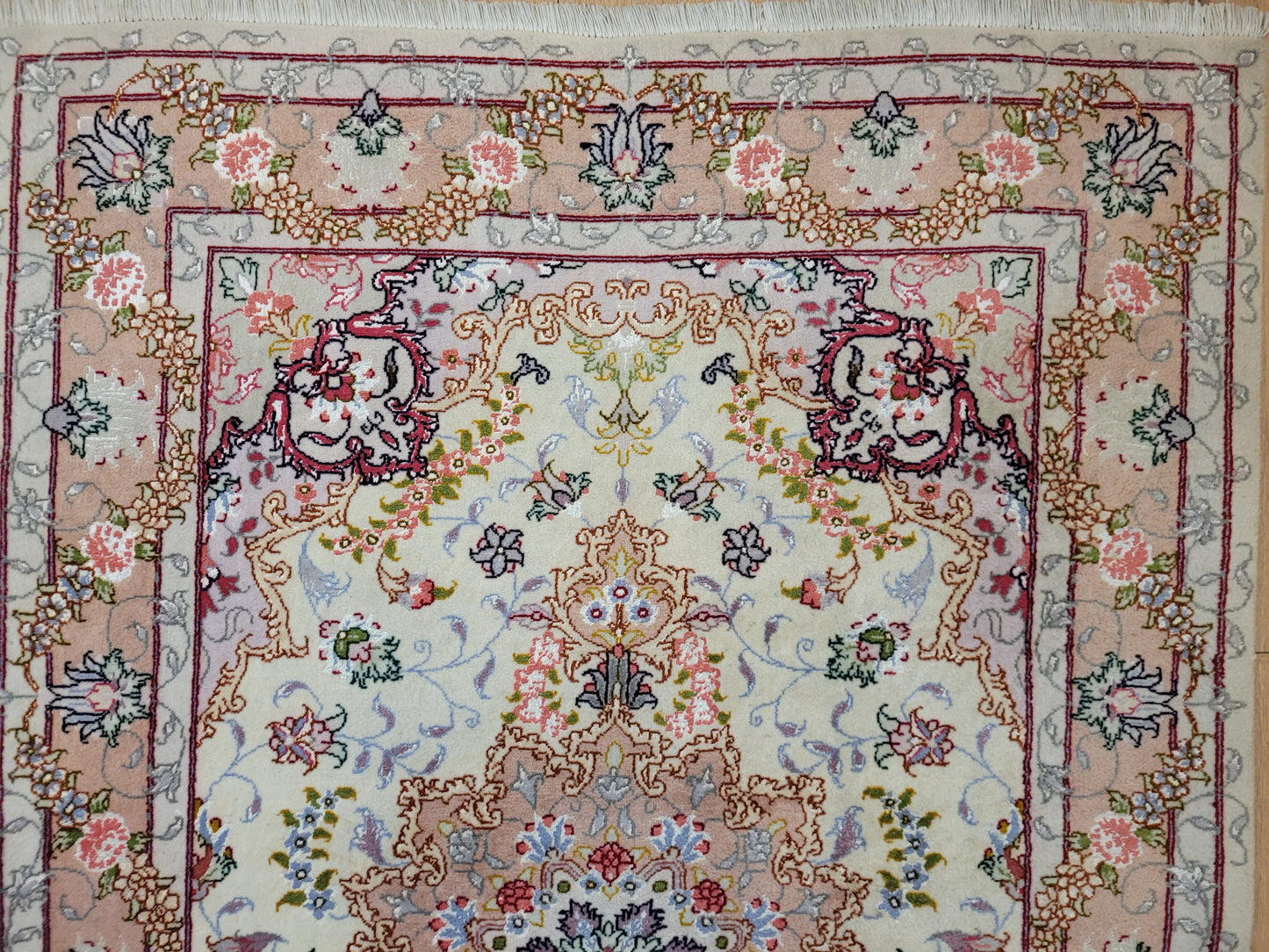 Täbriz Teppich Korkwolle Seide florales Medaillon feine Knüpfung