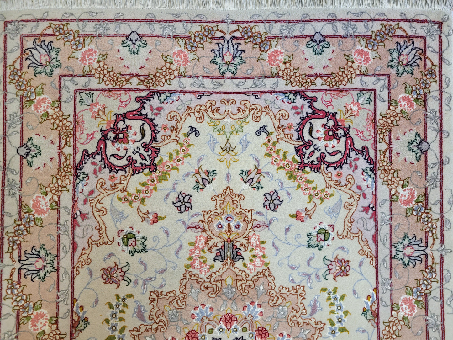 Täbriz Teppich Korkwolle Seide florales Medaillon feine Knüpfung