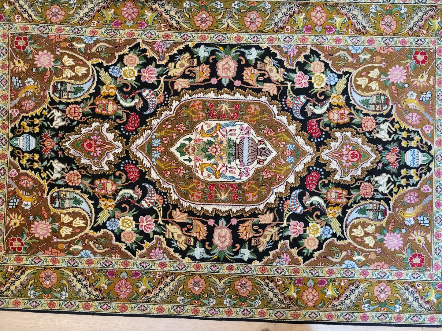 Täbriz Teppich Korkwolle mit Seide Medaillon florales Muster