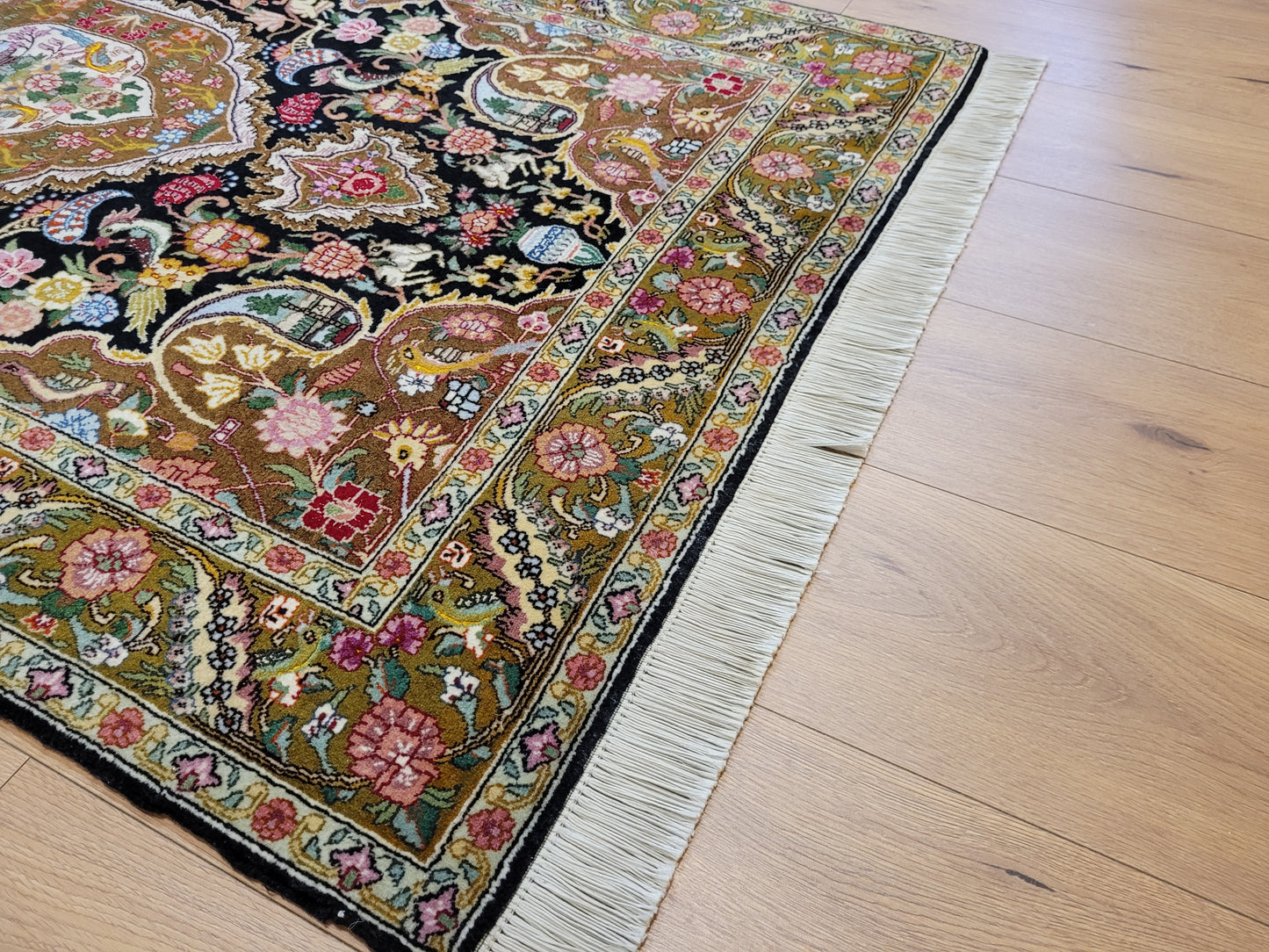 Täbriz Teppich Korkwolle mit Seide Medaillon florales Muster