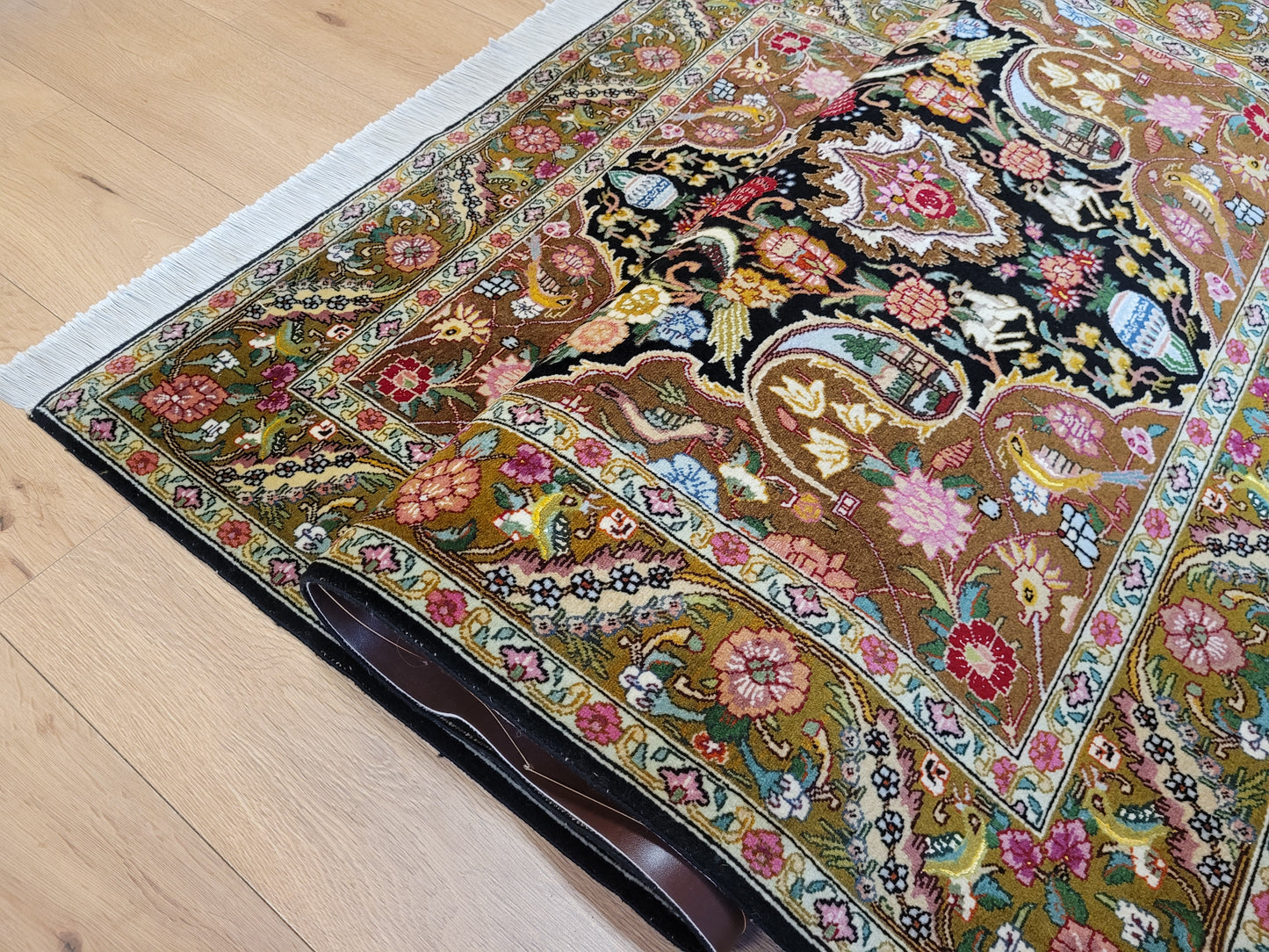 Täbriz Teppich Korkwolle mit Seide Medaillon florales Muster