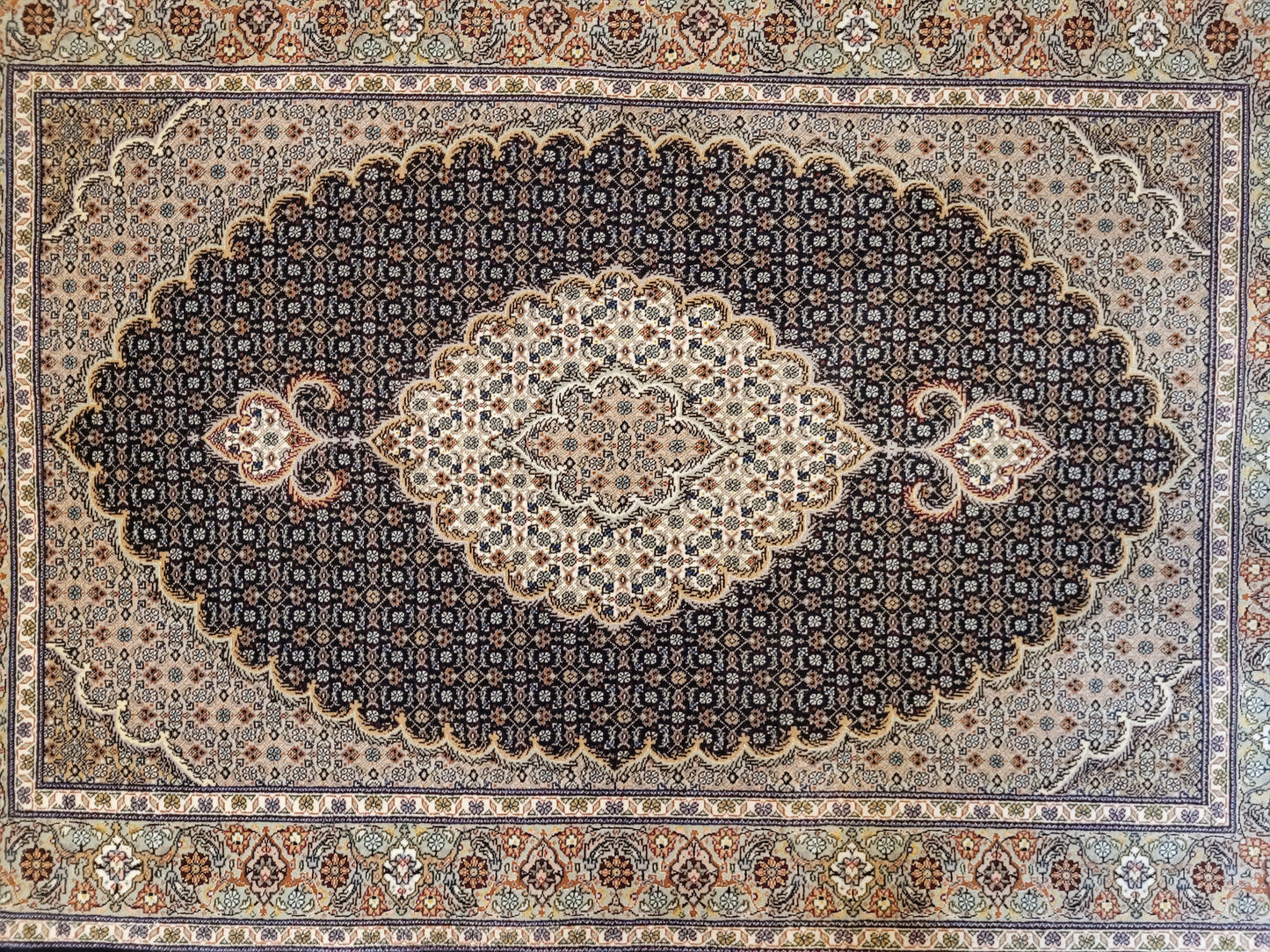 Täbriz Teppich Korkwolle mit Seide feine Knüpfung Medaillon