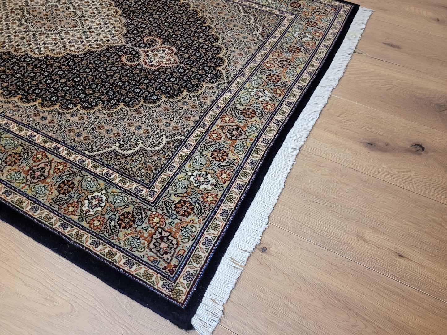 Täbriz Teppich Korkwolle mit Seide feine Knüpfung Medaillon