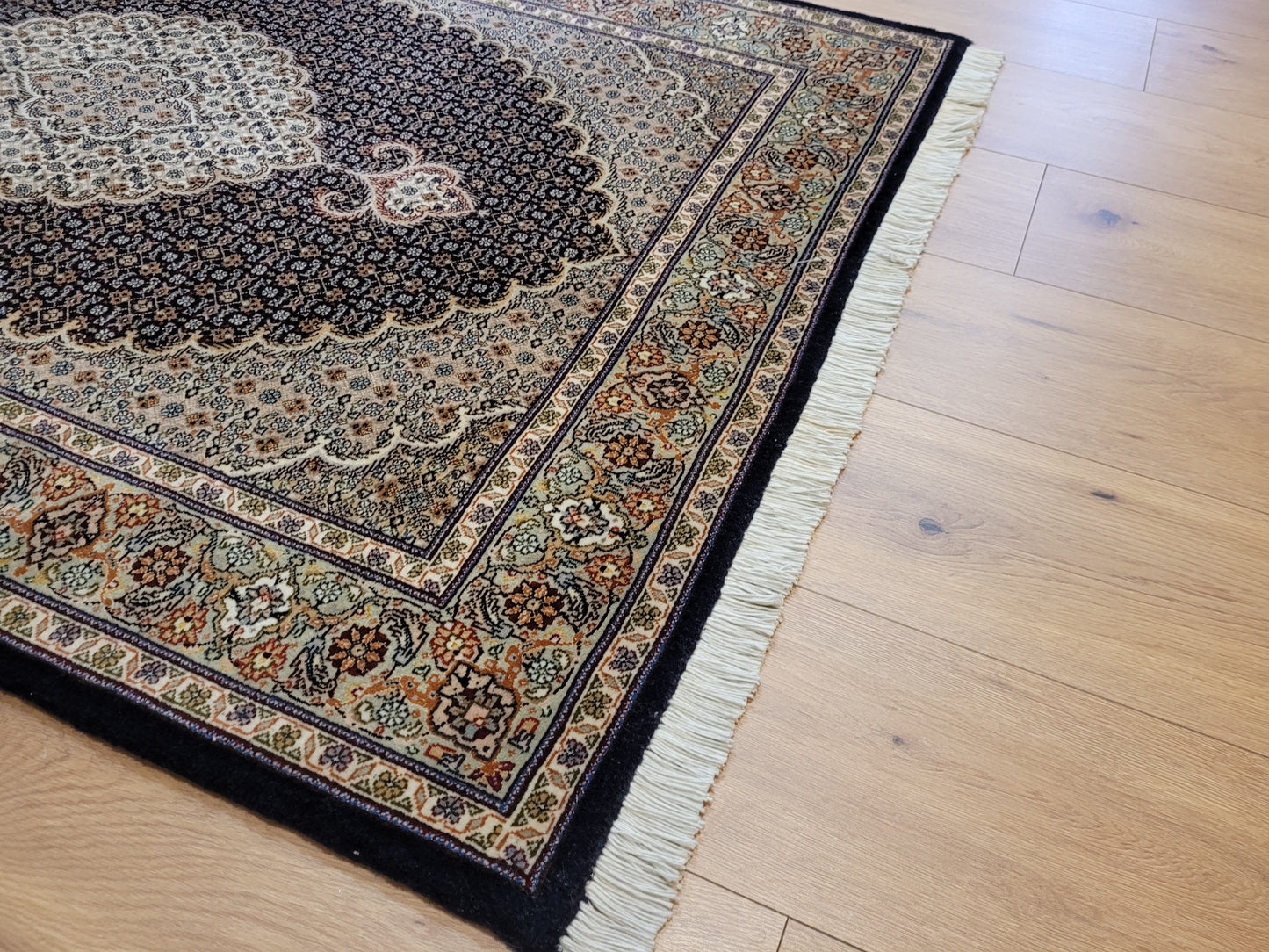 Täbriz Teppich Korkwolle mit Seide feine Knüpfung Medaillon