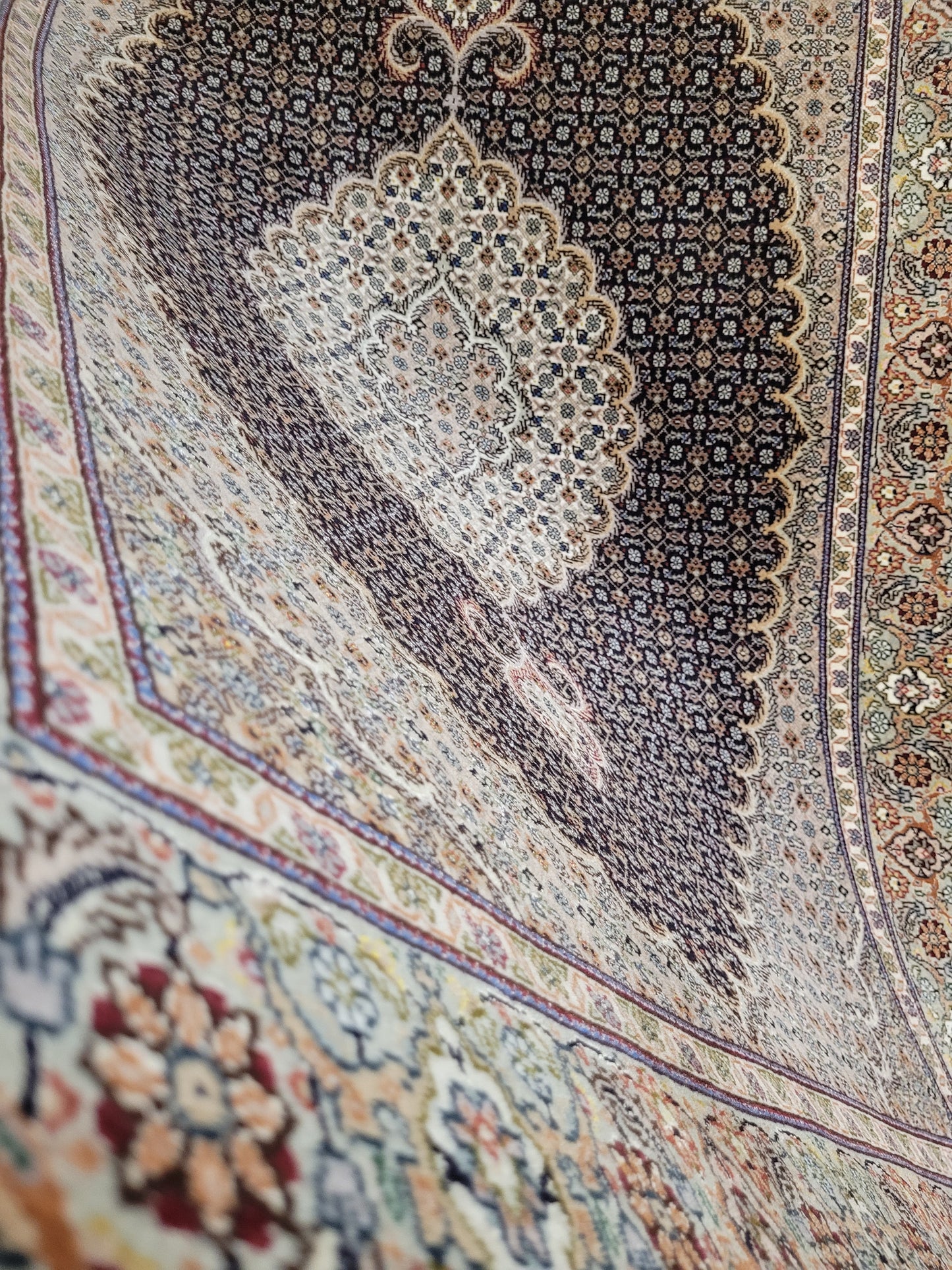 Täbriz Teppich Korkwolle mit Seide feine Knüpfung Medaillon