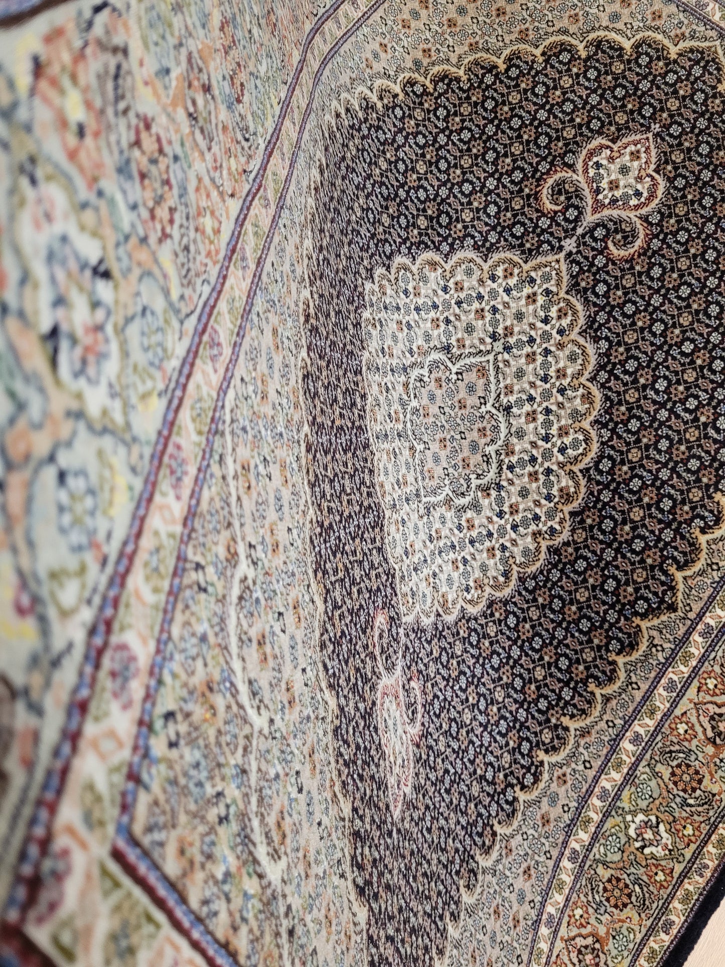 Täbriz Teppich Korkwolle mit Seide feine Knüpfung Medaillon