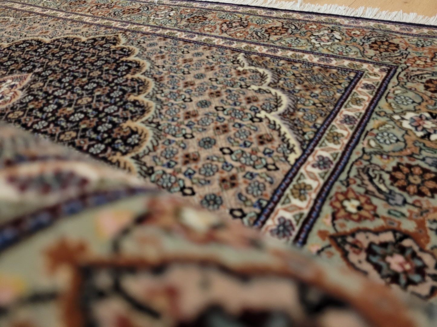 Täbriz Teppich Korkwolle mit Seide feine Knüpfung Medaillon