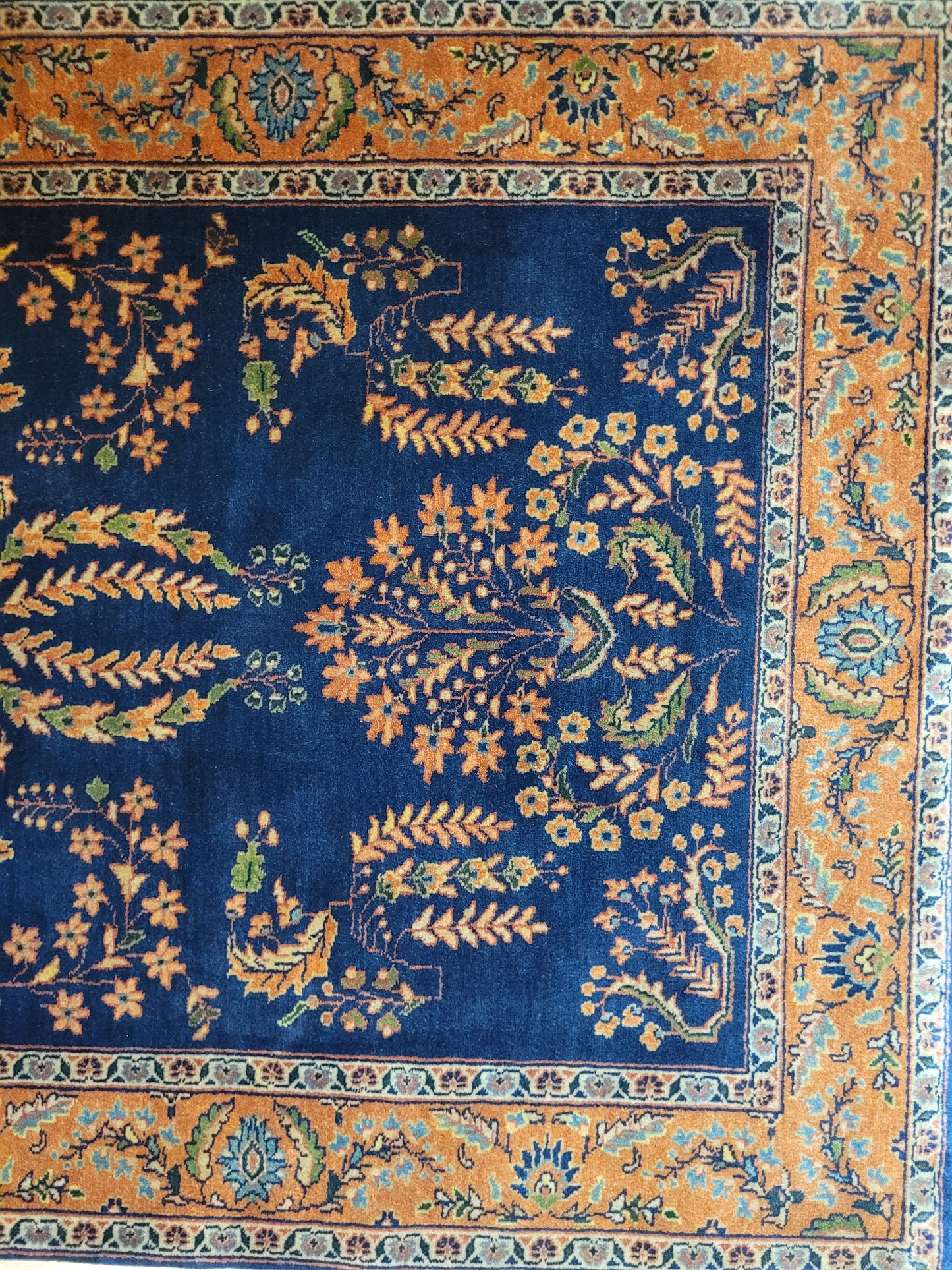 Sarough Teppich Agra florales Muster auf blauem Fond