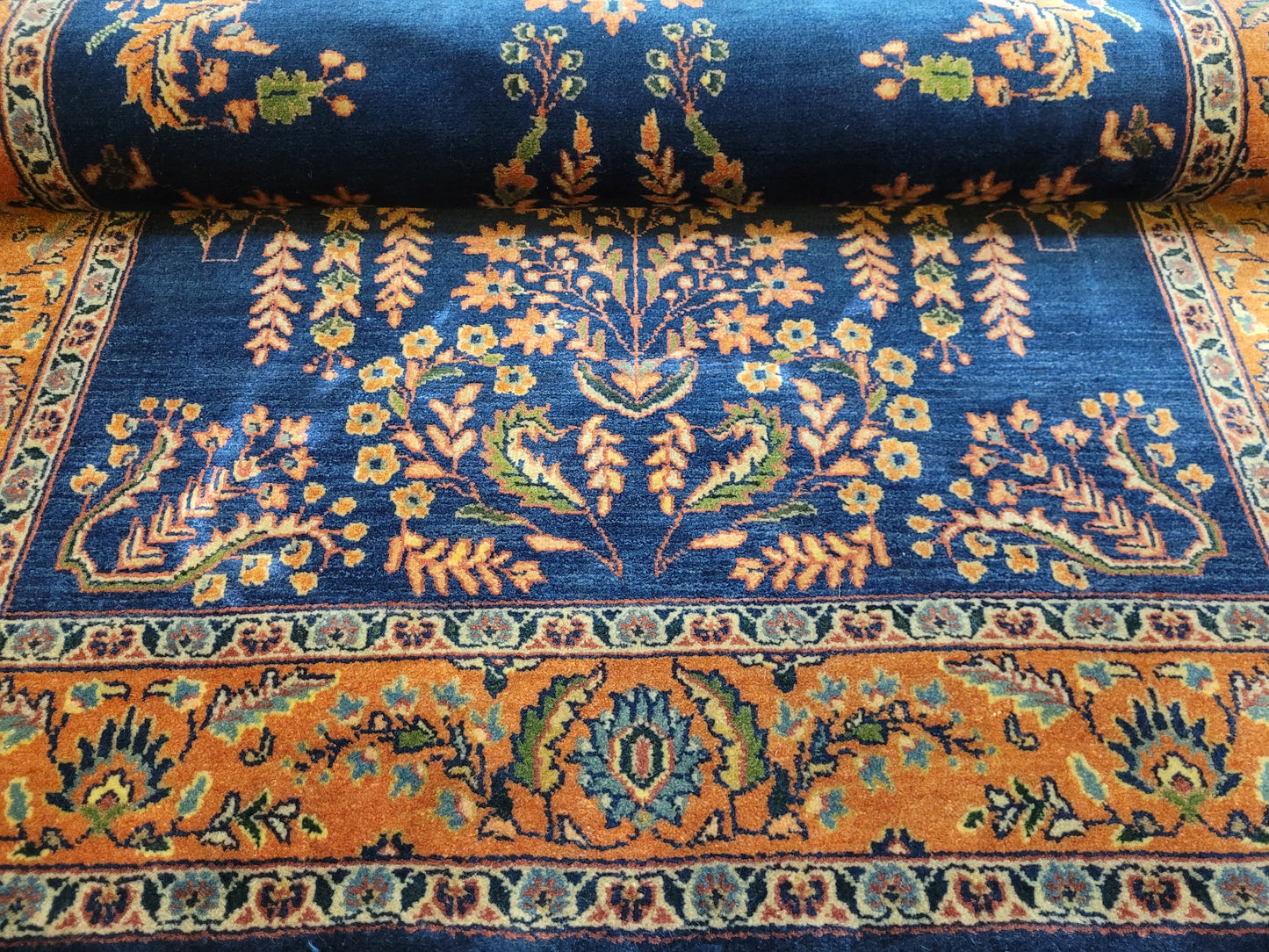 Sarough Teppich Agra florales Muster auf blauem Fond