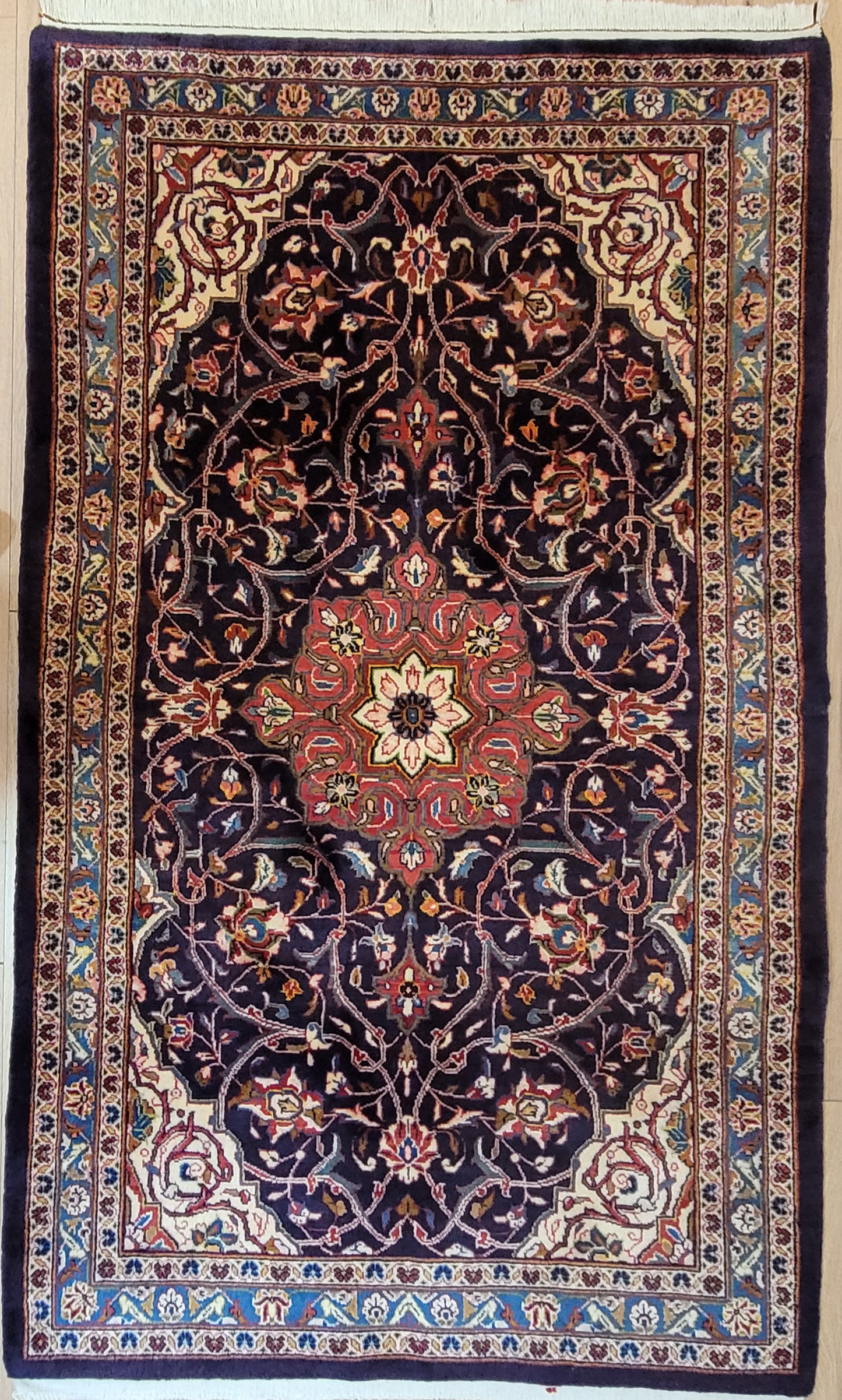Kashan Teppich Korkwolle feine Knüpfung Medaillon Design