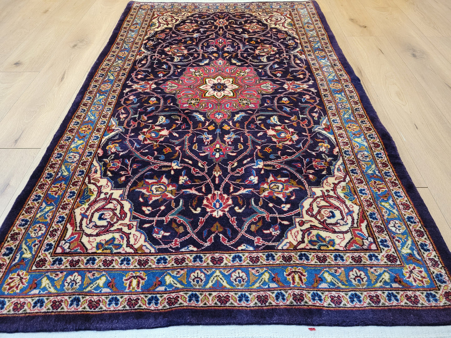 Kashan Teppich Korkwolle feine Knüpfung Medaillon Design