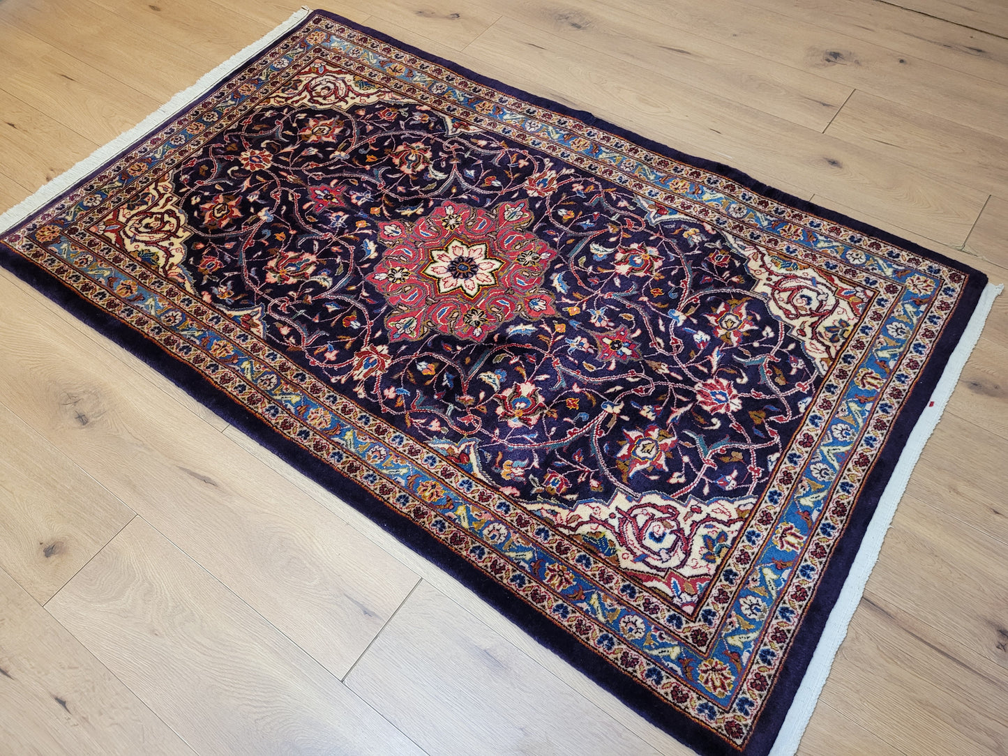 Kashan Teppich Korkwolle feine Knüpfung Medaillon Design