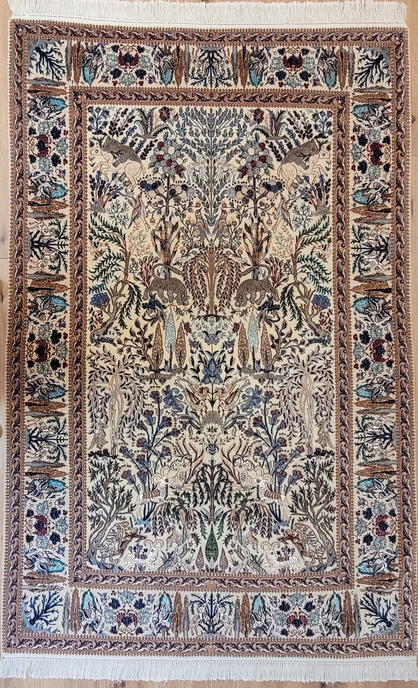 Nain Teppich Korkwolle mit Seide feine Jagdszene detailreich