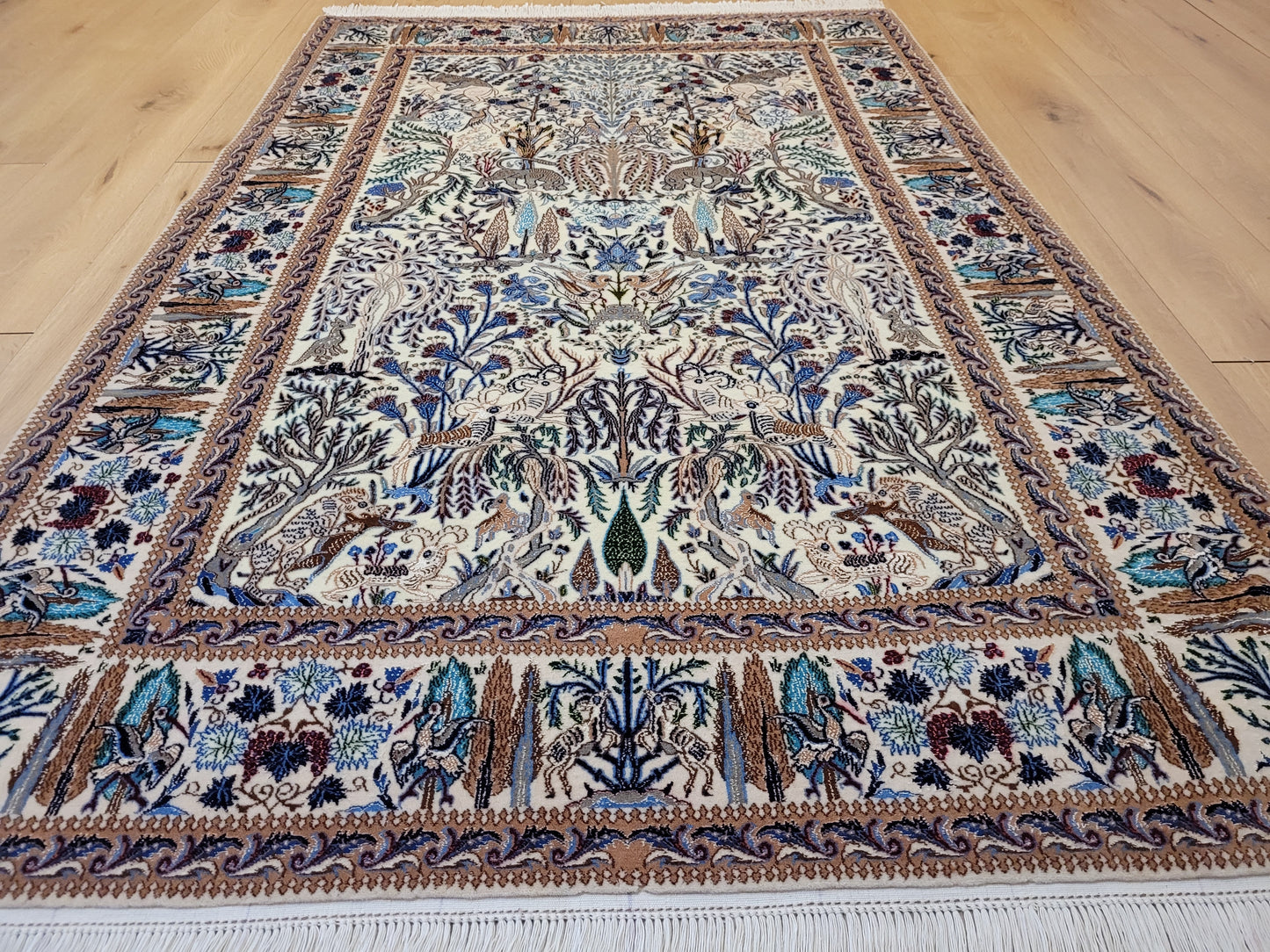 Nain Teppich Korkwolle mit Seide feine Jagdszene detailreich