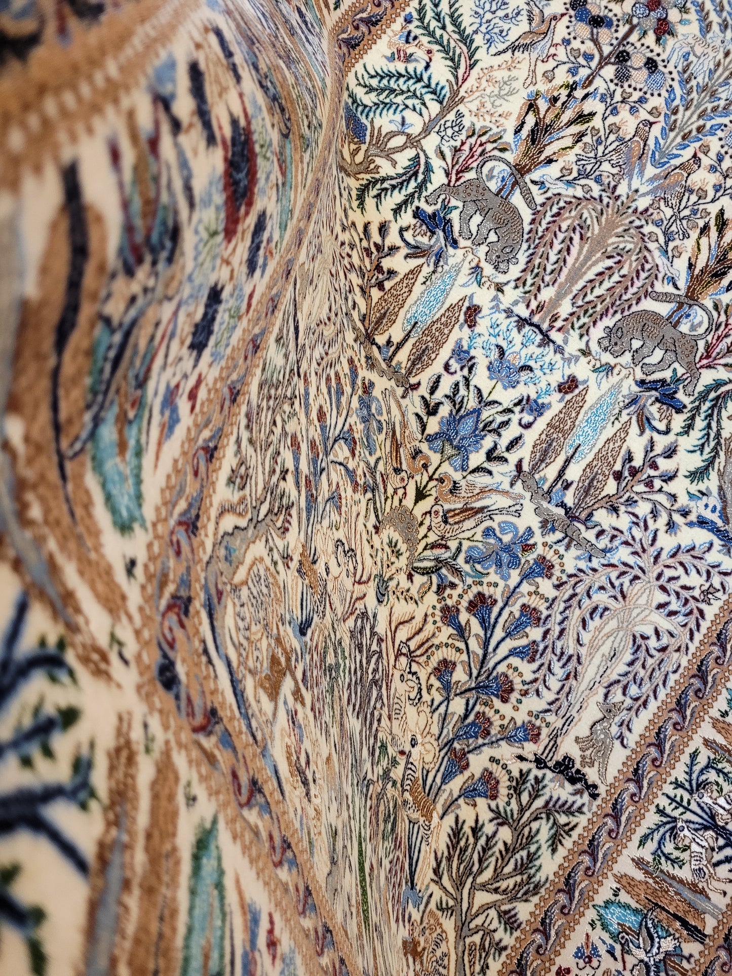 Nain Teppich Korkwolle mit Seide feine Jagdszene detailreich