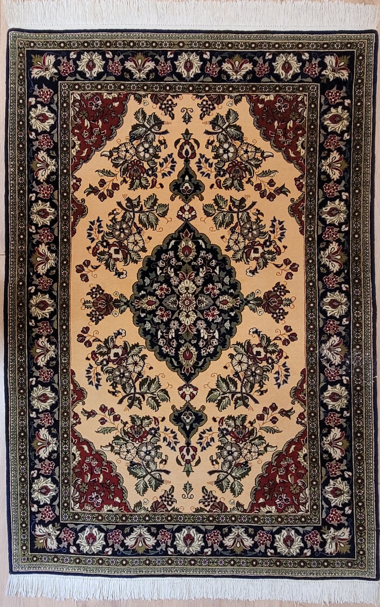 Ghom Teppich Korkwolle floral feine Knüpfung