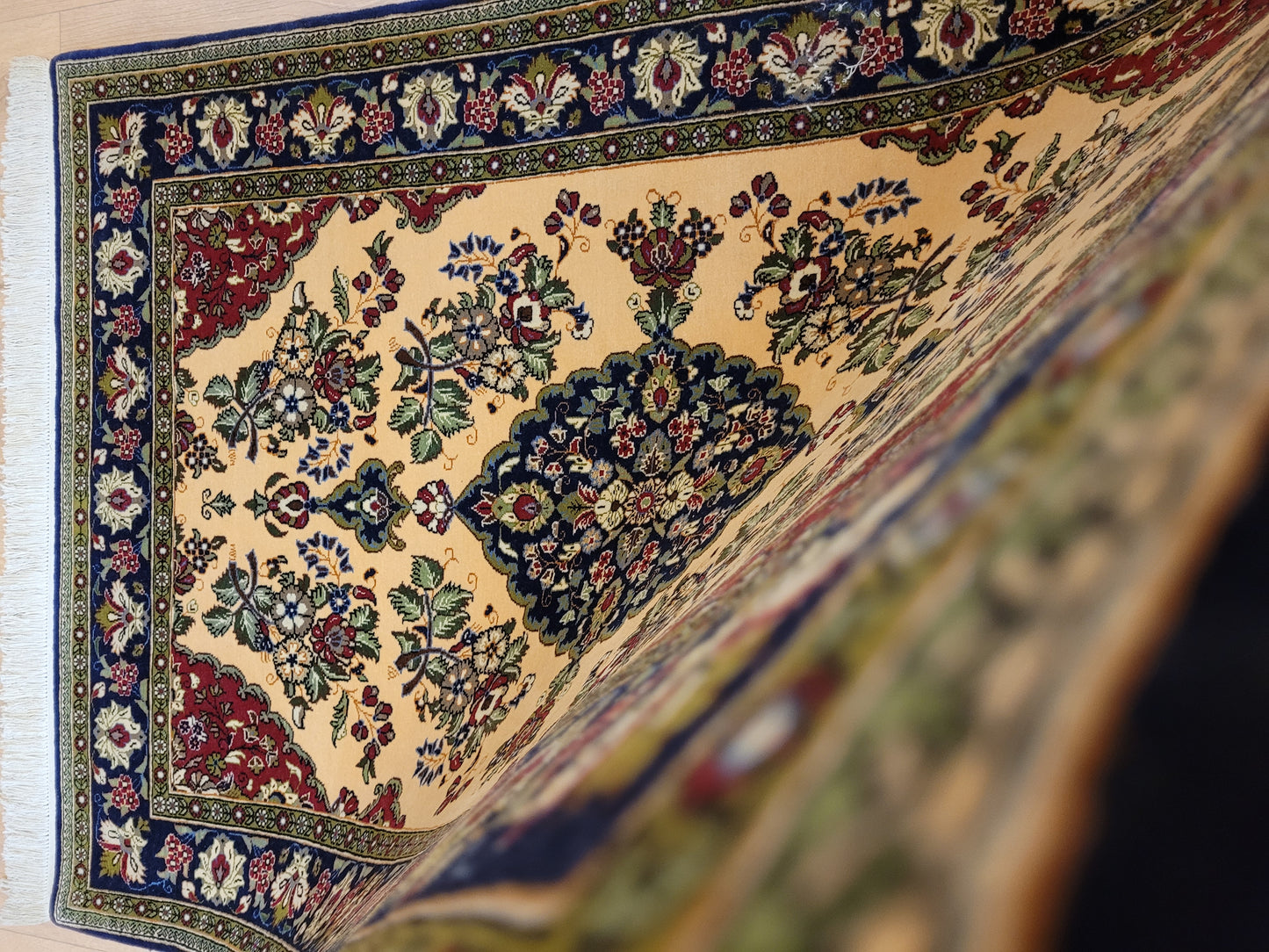 Ghom Teppich Korkwolle floral feine Knüpfung