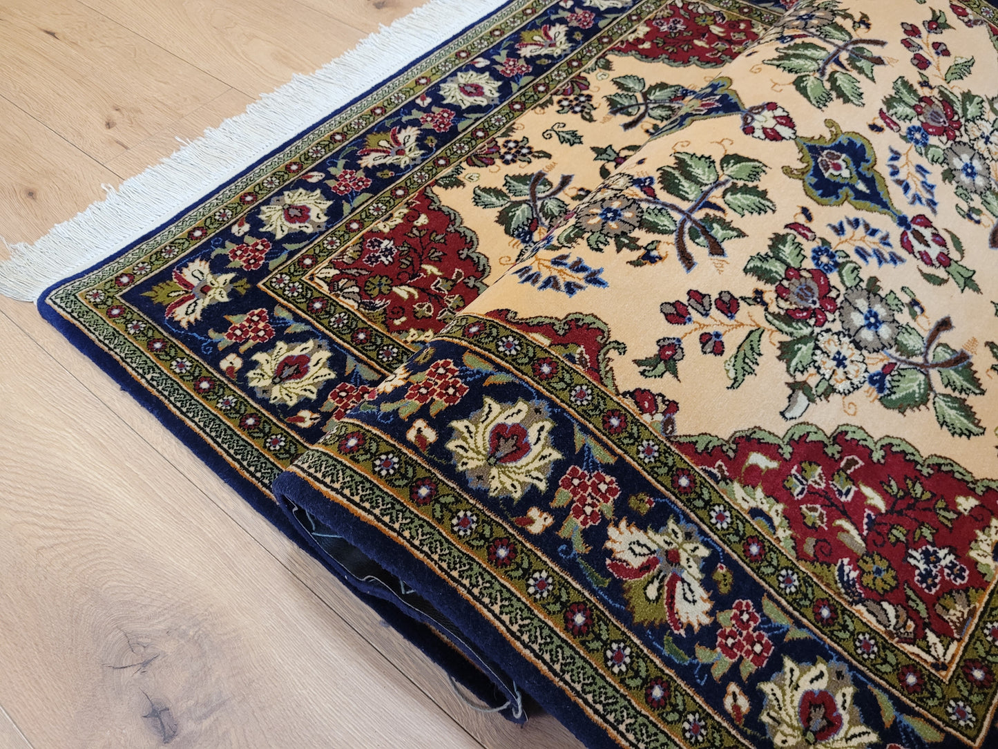 Ghom Teppich Korkwolle floral feine Knüpfung