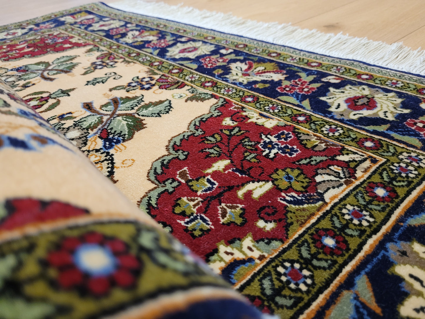 Ghom Teppich Korkwolle floral feine Knüpfung