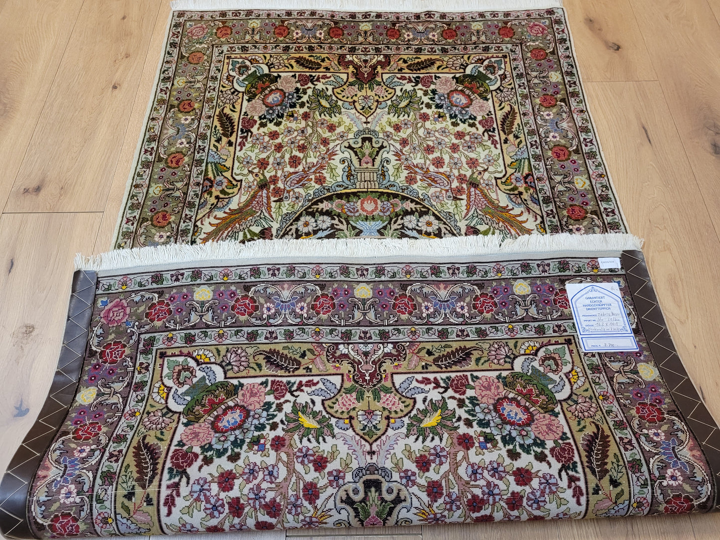 Täbriz Teppich Korkwolle Seide florales Medaillon feine Knüpfkunst