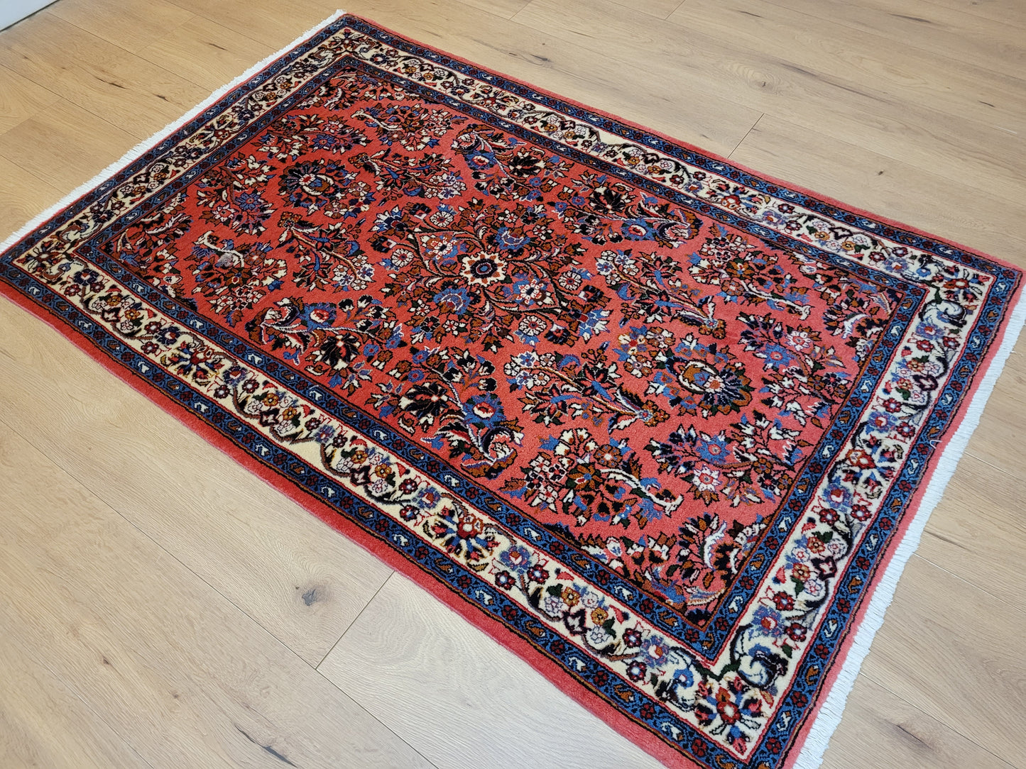 Sarough Teppich reine Wolle florales Medaillonmuster feine Knüpfung