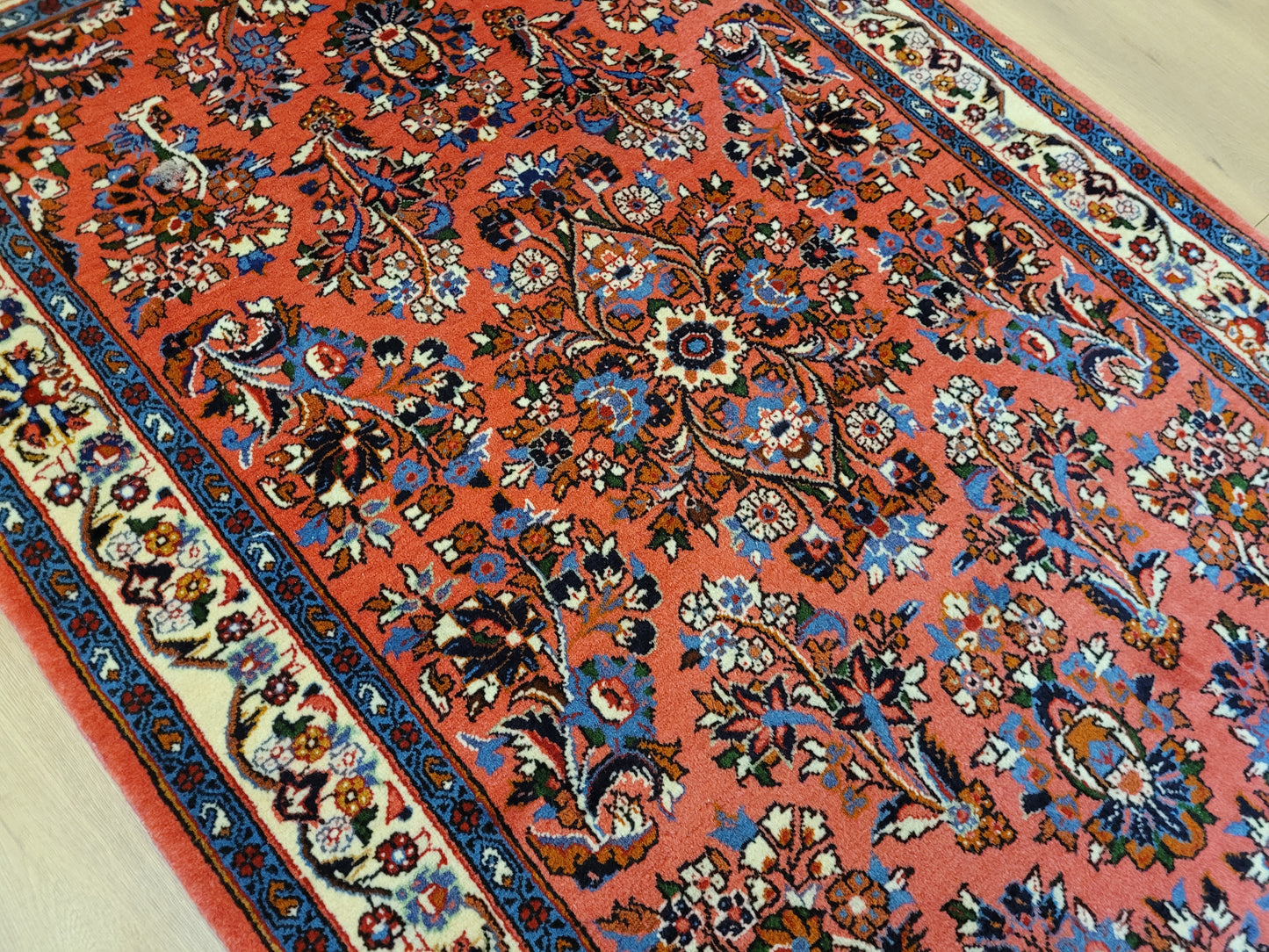 Sarough Teppich reine Wolle florales Medaillonmuster feine Knüpfung