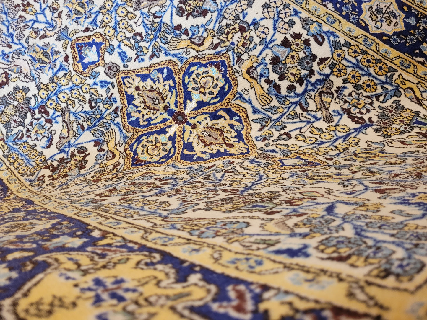 Ghom Teppich Korkwolle mit Seide florales Medaillon feine Knüpfung