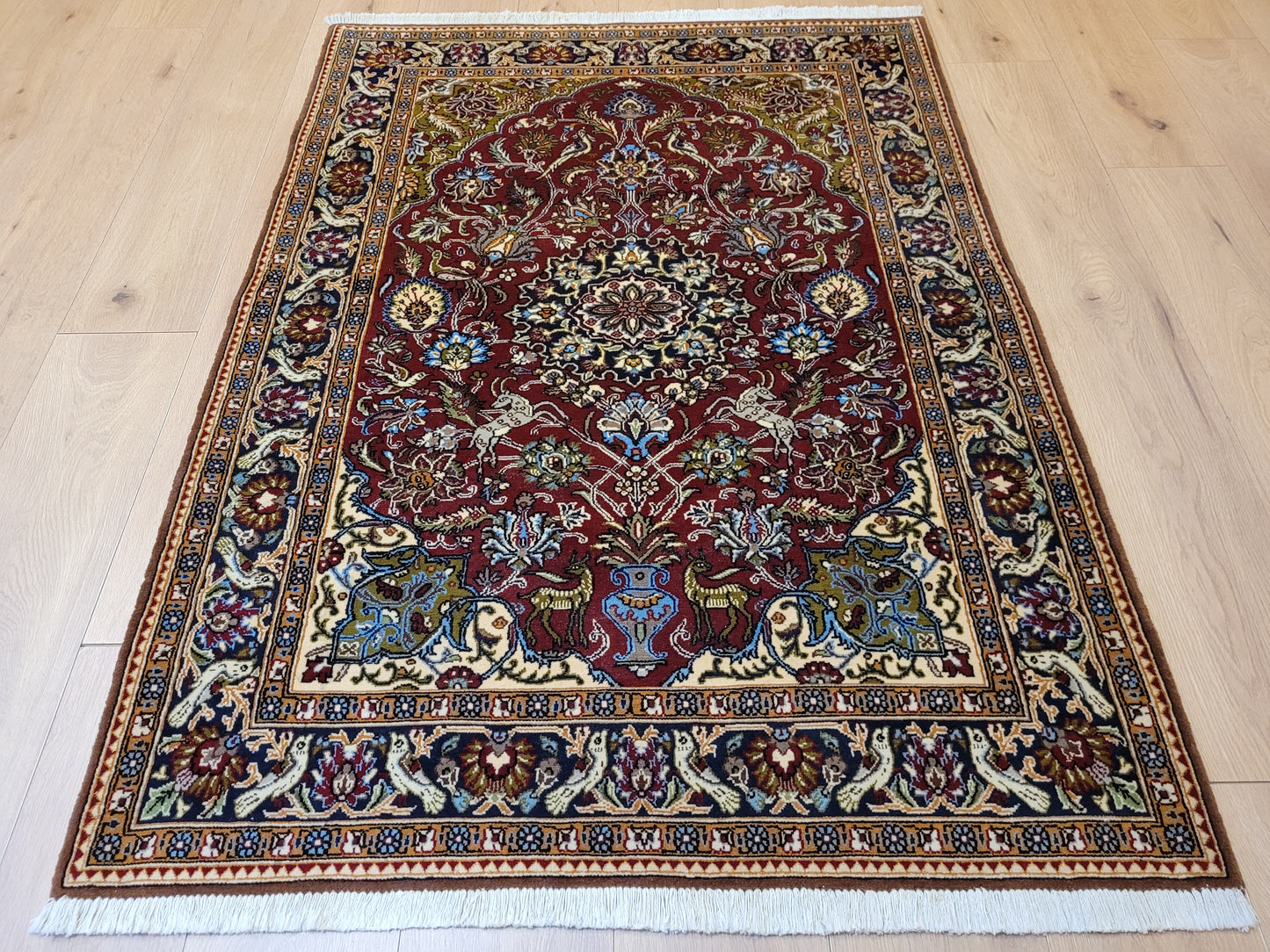 Ghom Teppich Korkwolle figürlich florales Medaillon detailreich