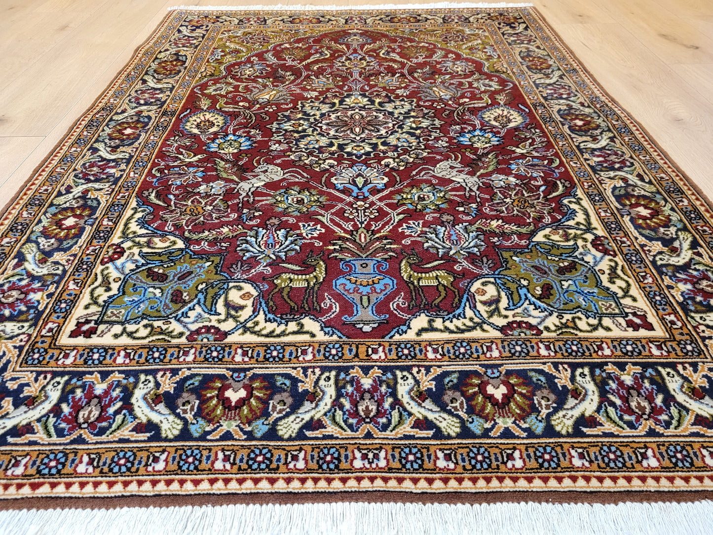 Ghom Teppich Korkwolle figürlich florales Medaillon detailreich