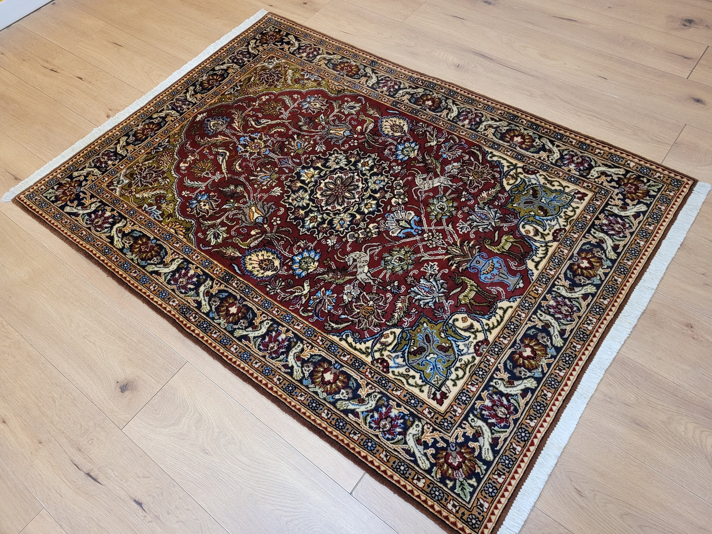 Ghom Teppich Korkwolle figürlich florales Medaillon detailreich