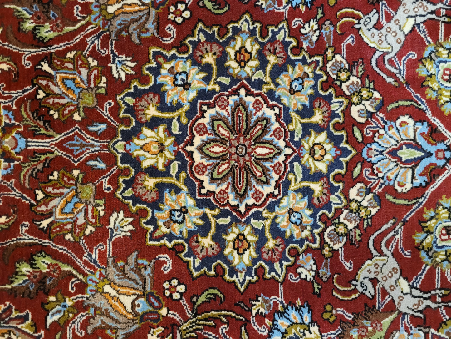 Ghom Teppich Korkwolle figürlich florales Medaillon detailreich