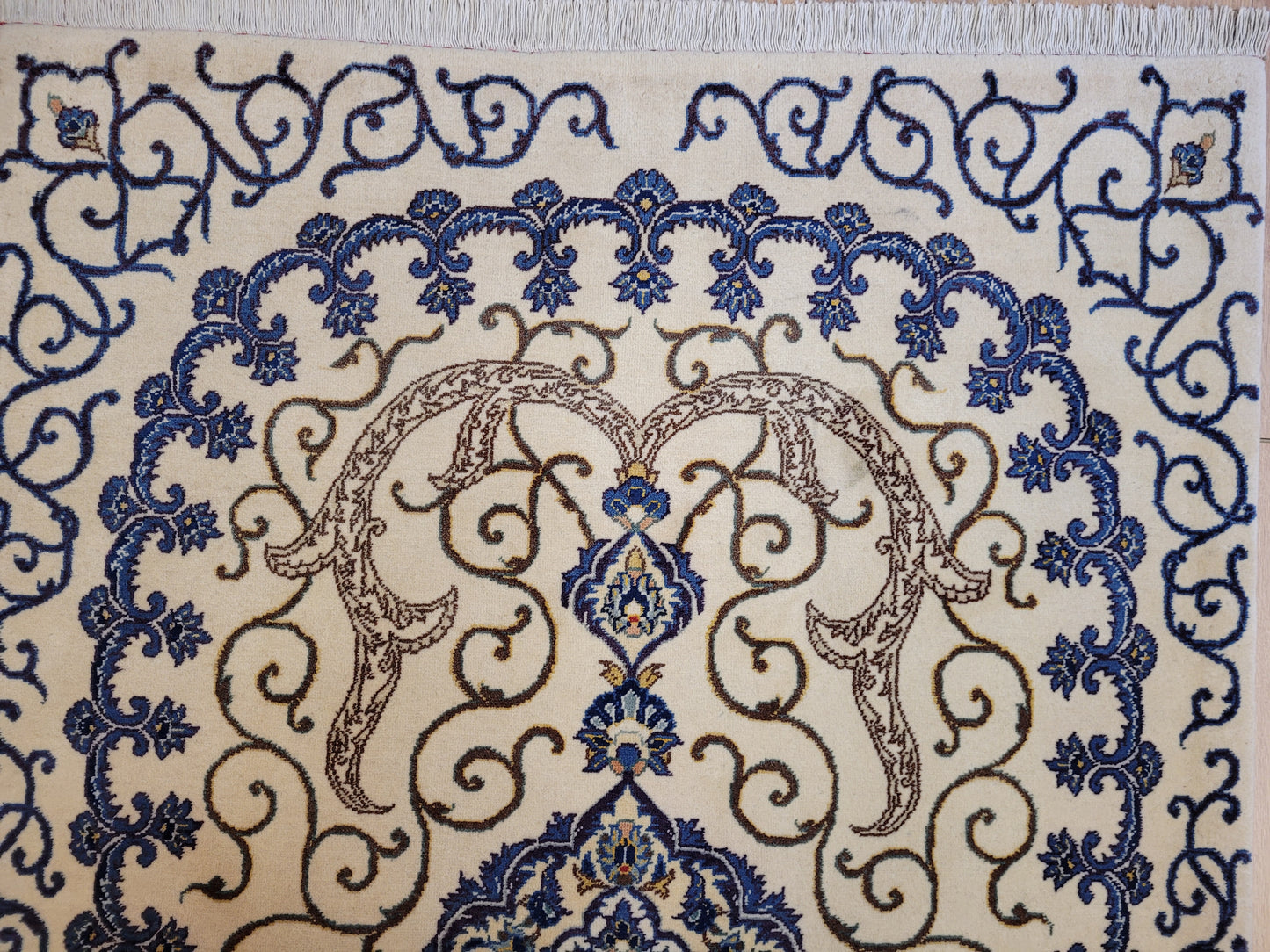 Kaschan Teppich Korkwolle florales Medaillon helles Design fein