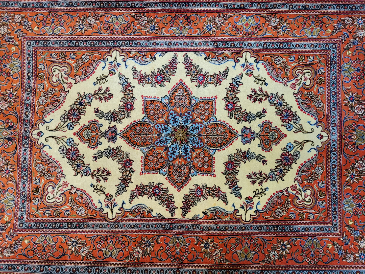 Ghom Teppich Korkwolle florales Sternmedaillon feine Knüpfung