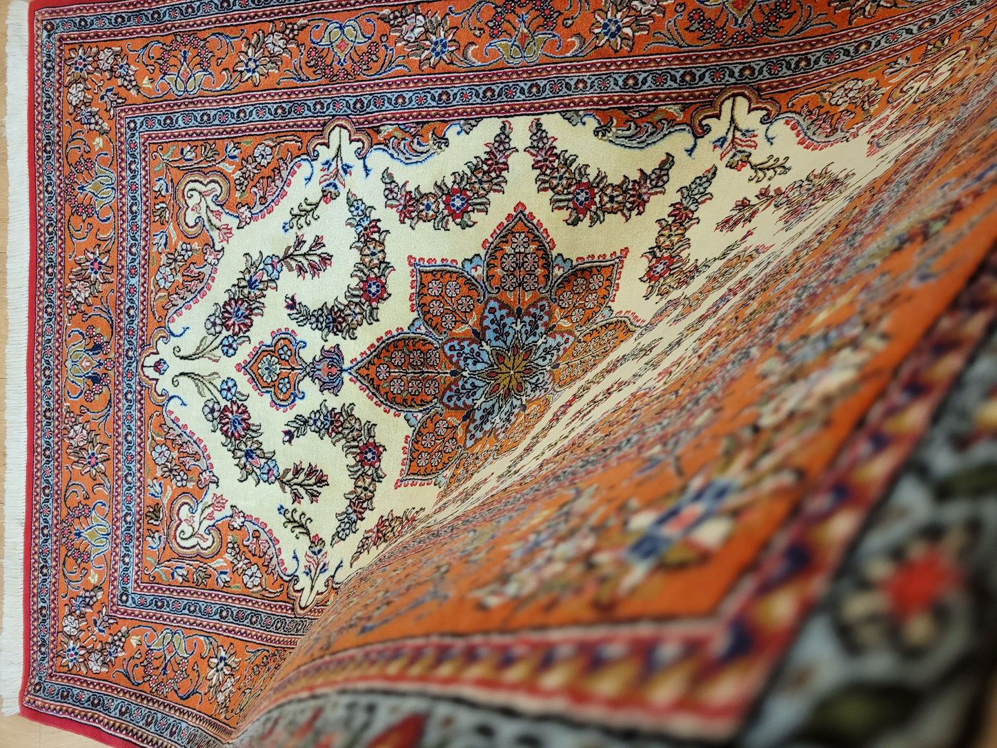 Ghom Teppich Korkwolle florales Sternmedaillon feine Knüpfung