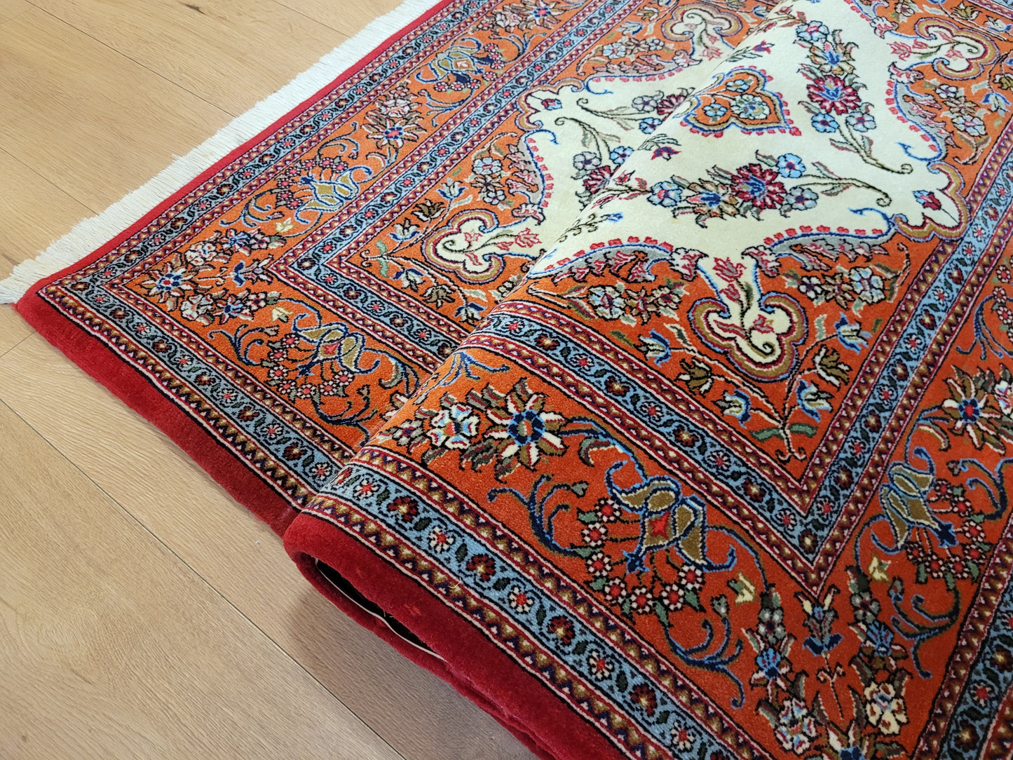 Ghom Teppich Korkwolle florales Sternmedaillon feine Knüpfung