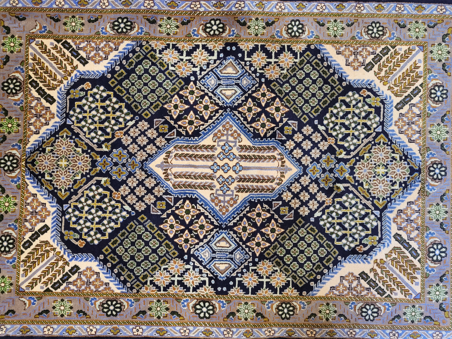 Ghom Teppich Korkwolle geometrisches Medaillon feine Knüpfung