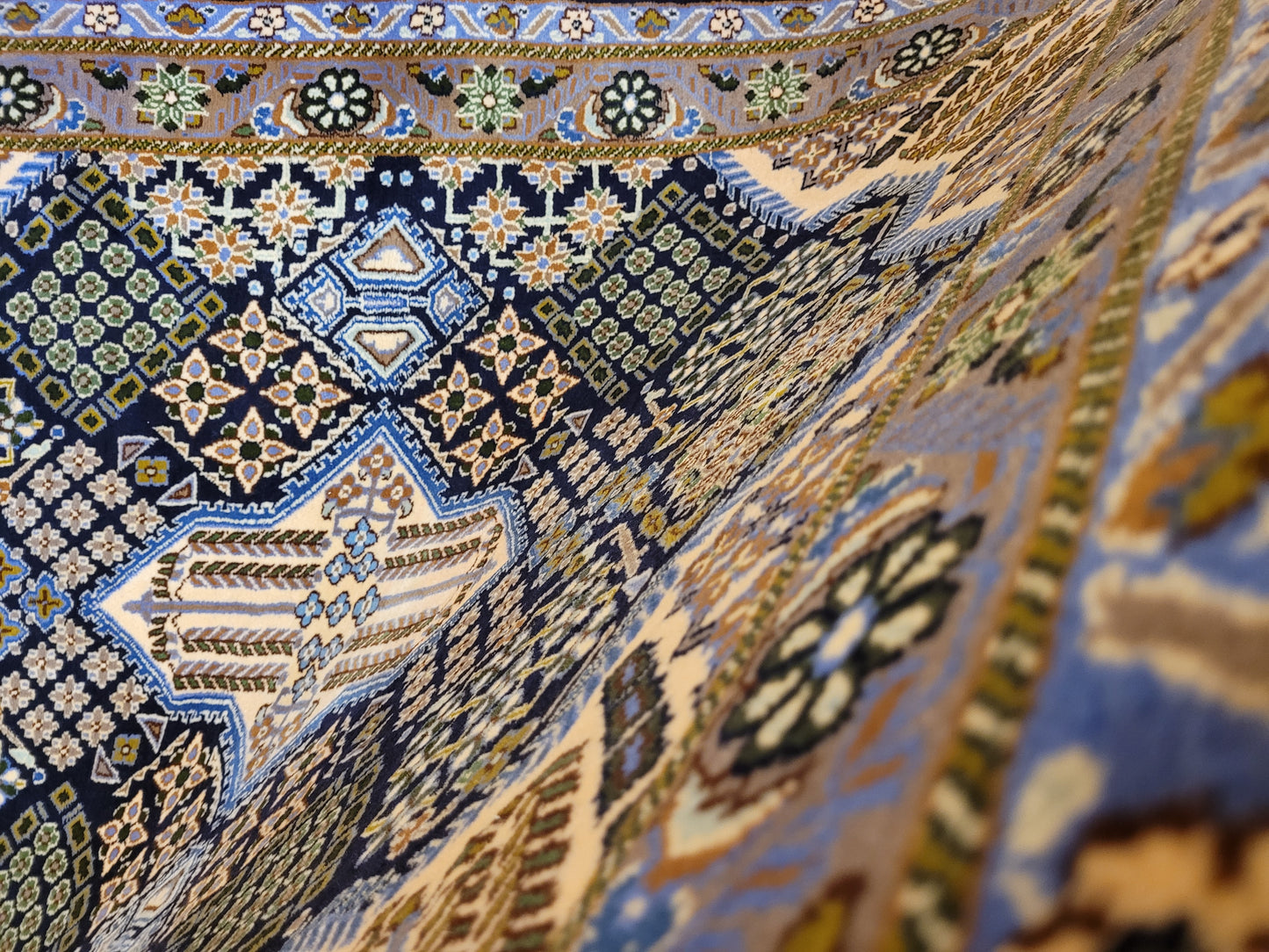 Ghom Teppich Korkwolle geometrisches Medaillon feine Knüpfung