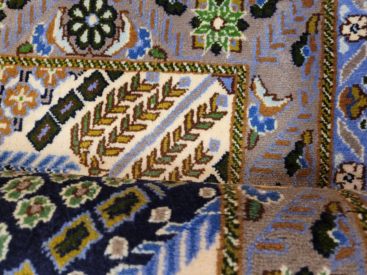 Ghom Teppich Korkwolle geometrisches Medaillon feine Knüpfung