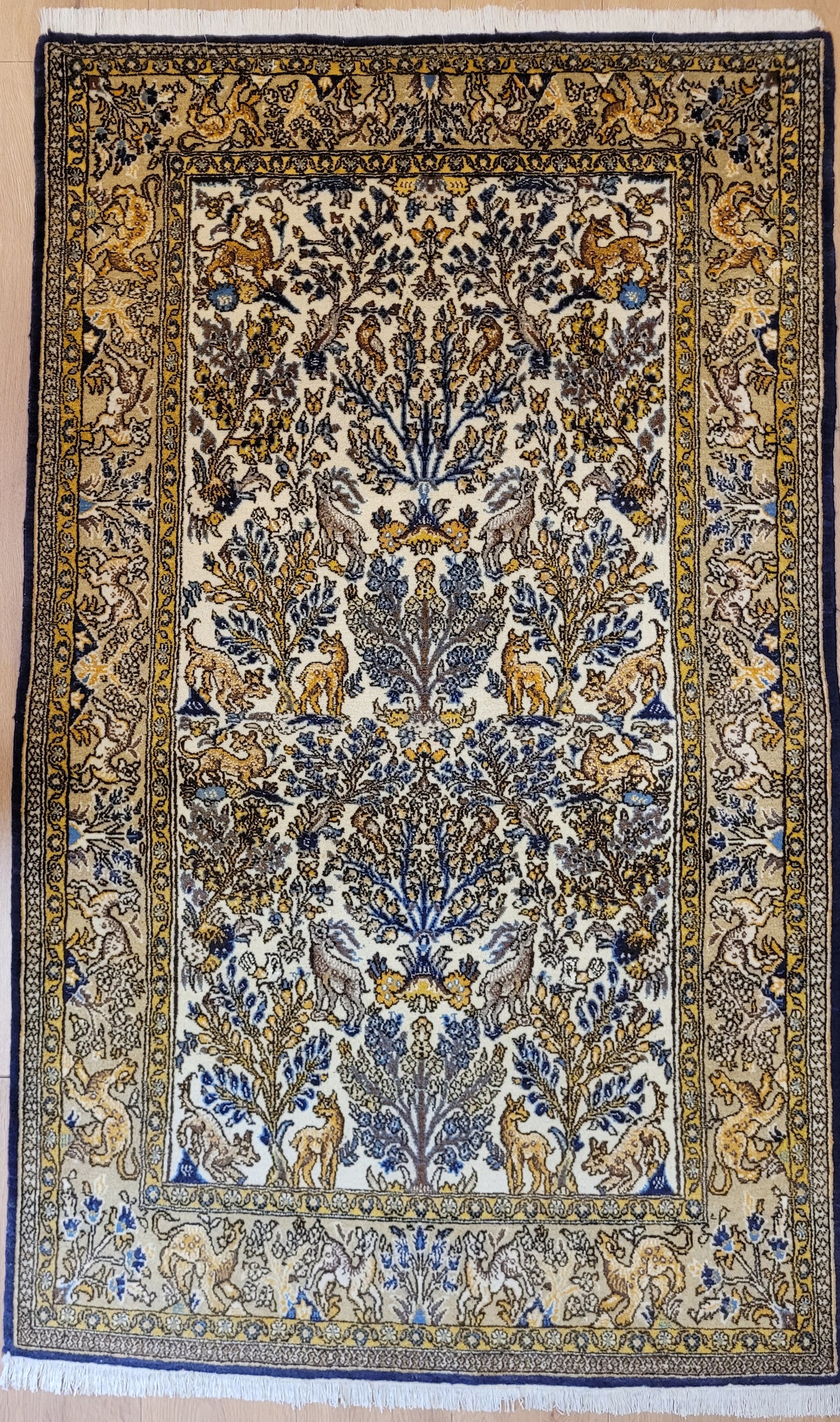 Ghom Teppich Korkwolle auf Seide Tierdarstellungen feine Knüpfung