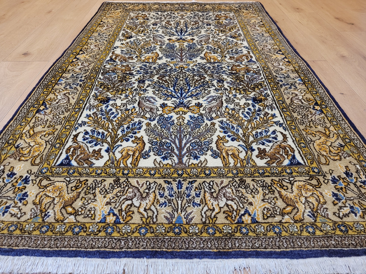 Ghom Teppich Korkwolle auf Seide Tierdarstellungen feine Knüpfung