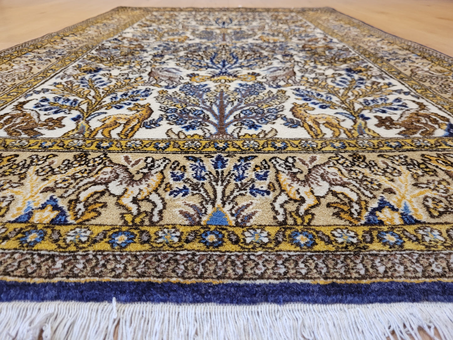 Ghom Teppich Korkwolle auf Seide Tierdarstellungen feine Knüpfung