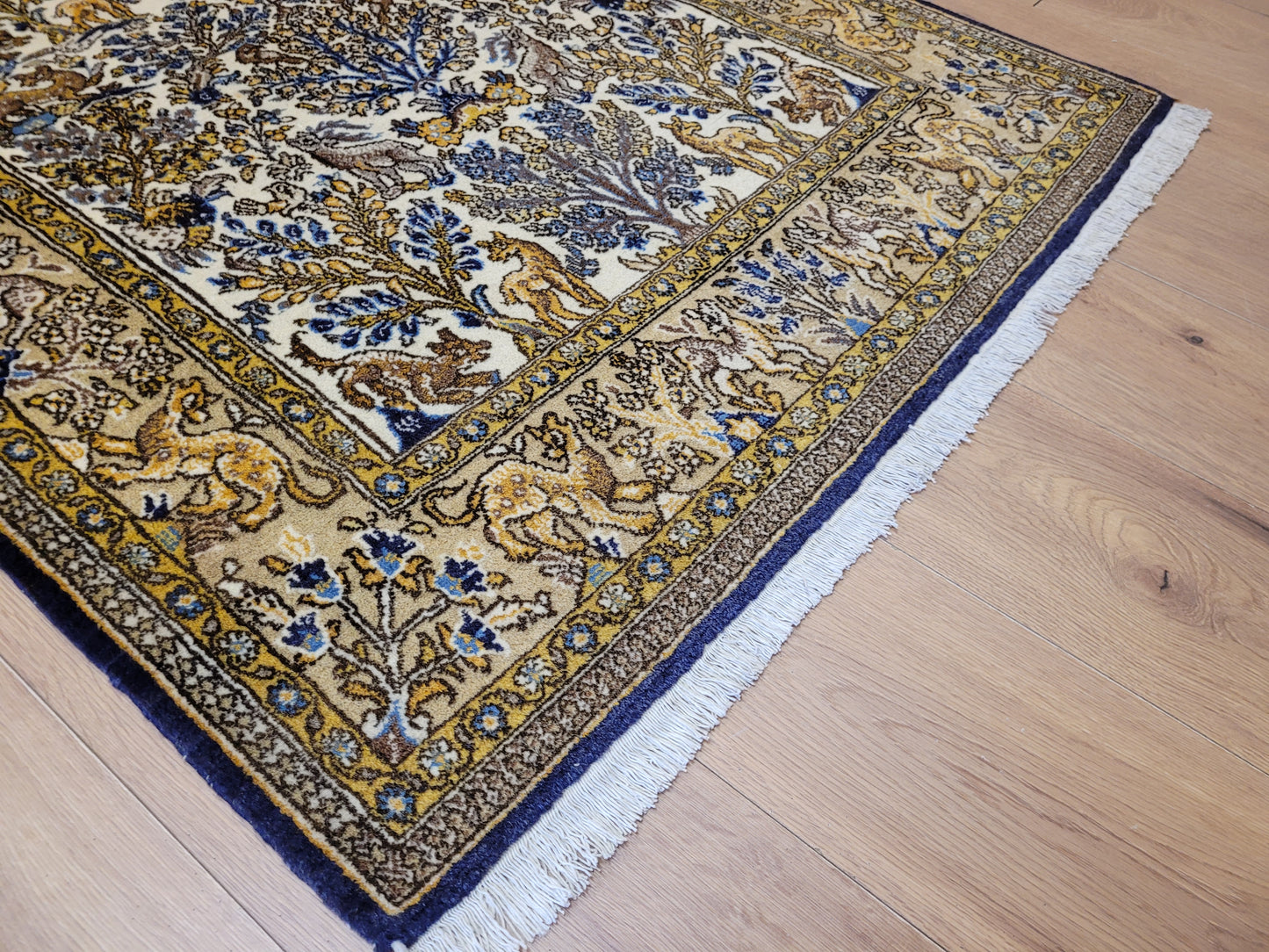 Ghom Teppich Korkwolle auf Seide Tierdarstellungen feine Knüpfung