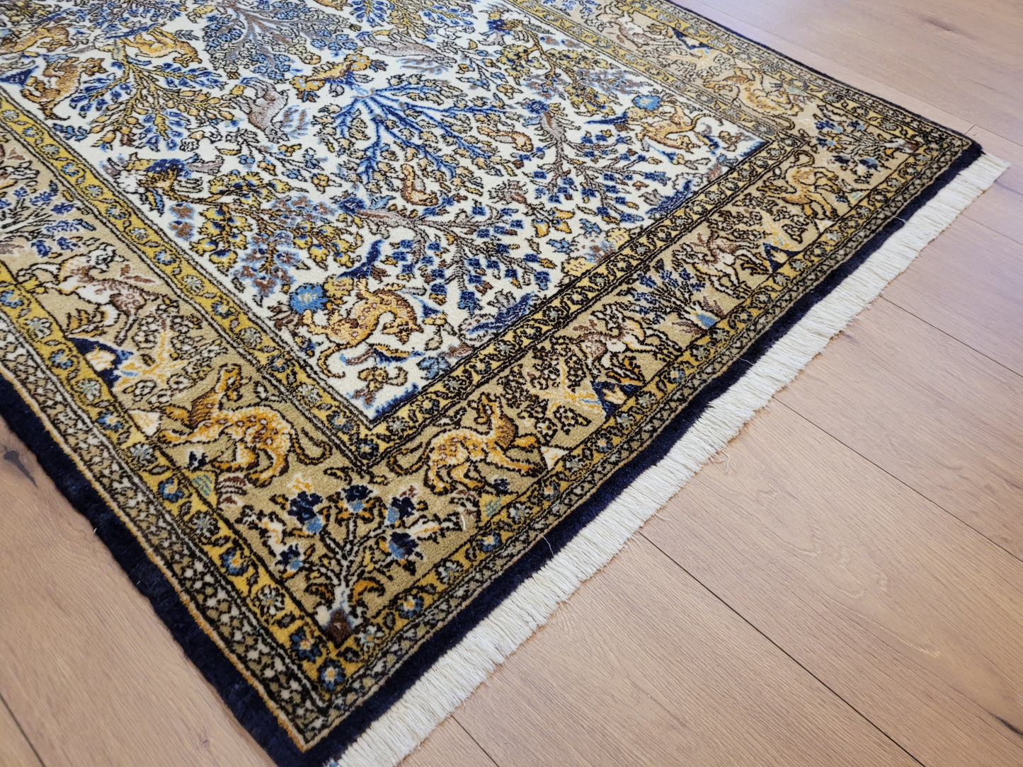 Ghom Teppich Korkwolle auf Seide Tierdarstellungen feine Knüpfung