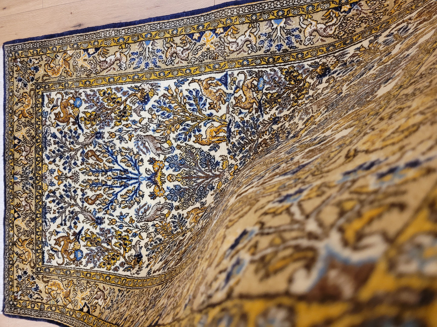 Ghom Teppich Korkwolle auf Seide Tierdarstellungen feine Knüpfung