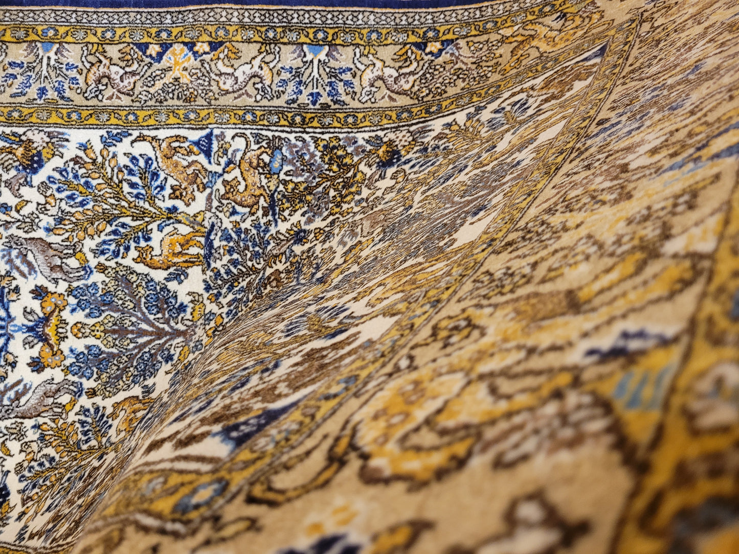 Ghom Teppich Korkwolle auf Seide Tierdarstellungen feine Knüpfung