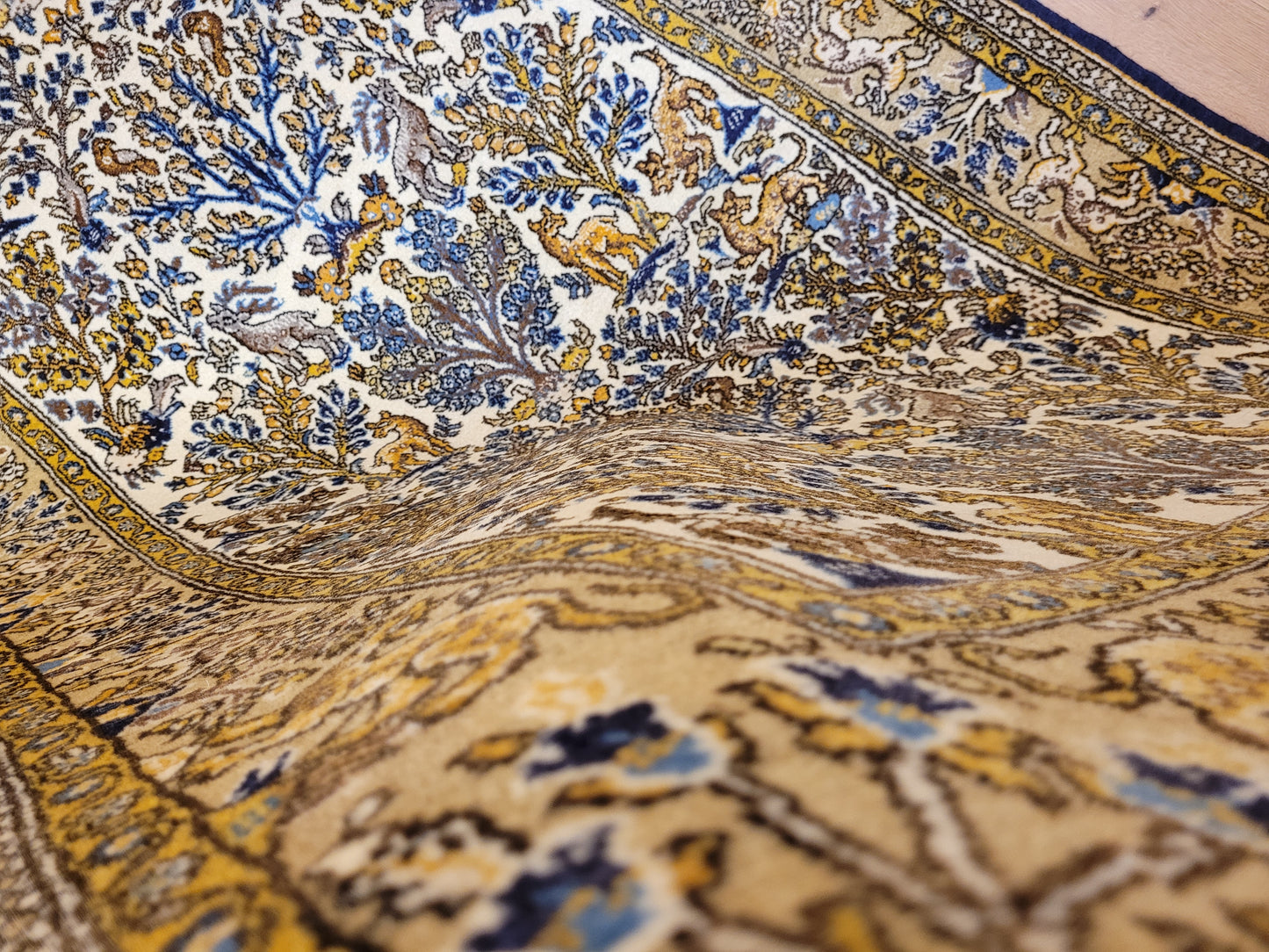 Ghom Teppich Korkwolle auf Seide Tierdarstellungen feine Knüpfung