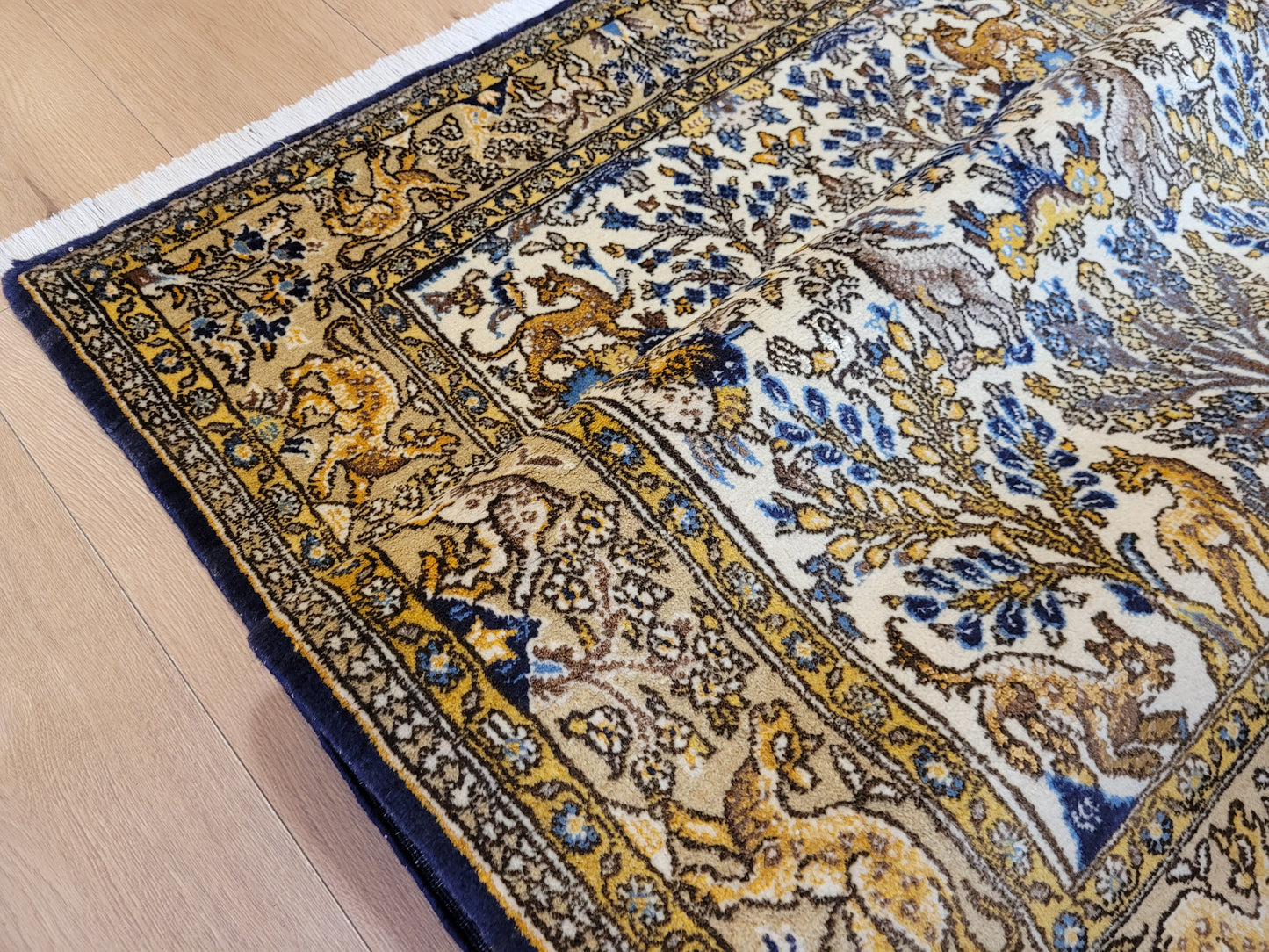 Ghom Teppich Korkwolle auf Seide Tierdarstellungen feine Knüpfung