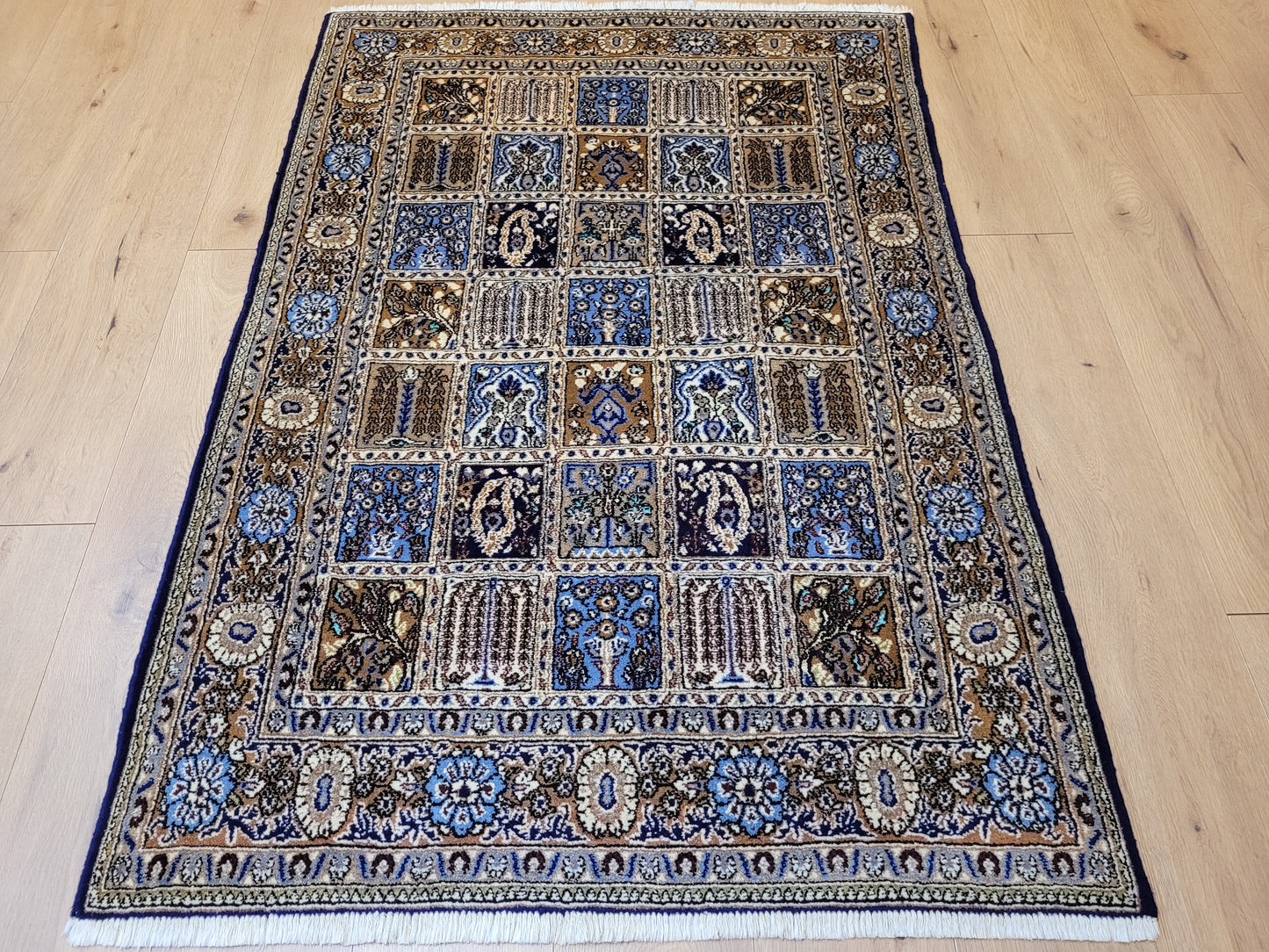 Ghom Teppich Korkwolle mit Seide Gartenfeld-Motiv feine Knüpfung